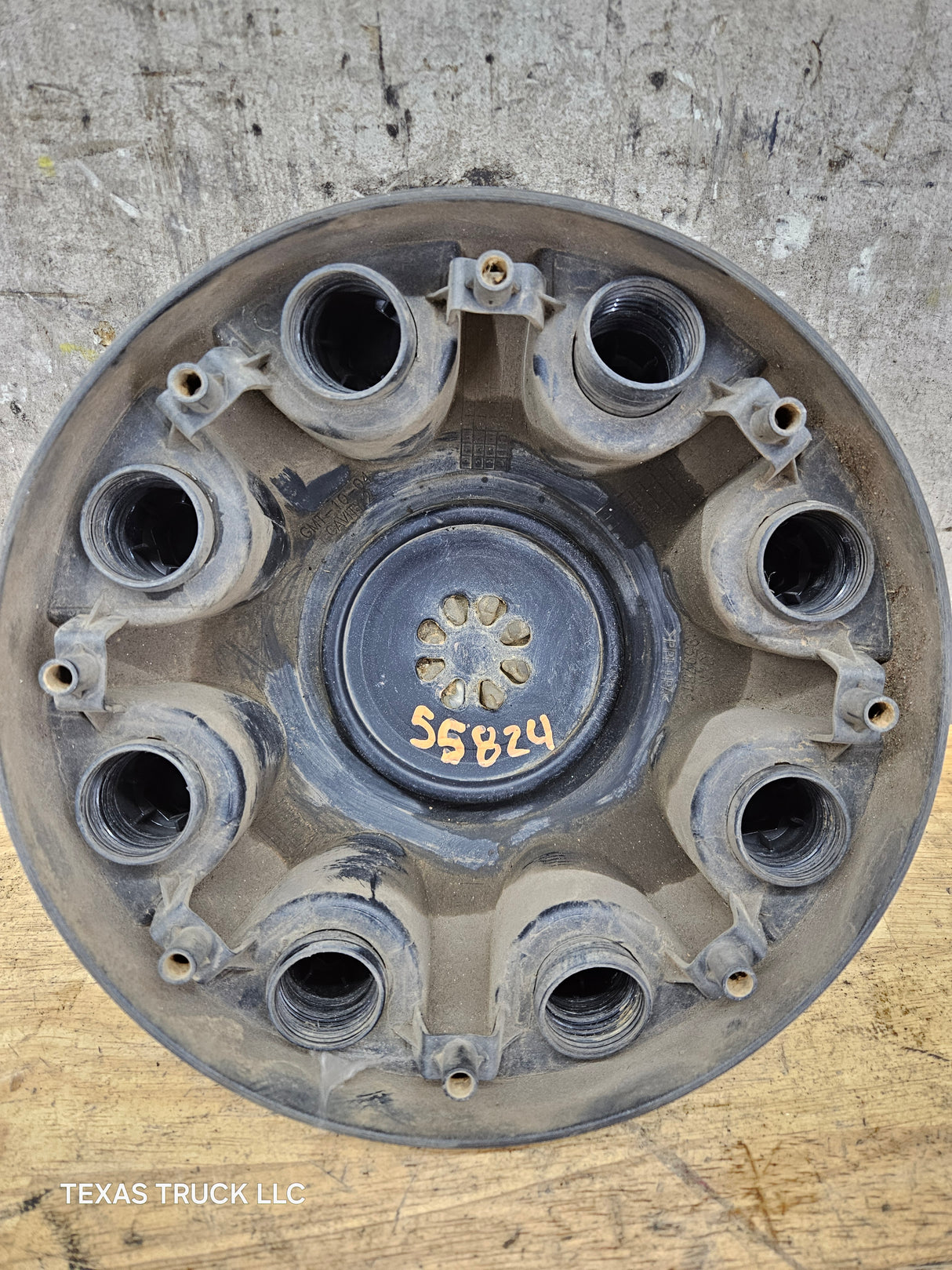 2011-2019 Chevrolet Silverado 2500 3500 Single Rear Wheel Center Hub Cap Lug Cover 9597819