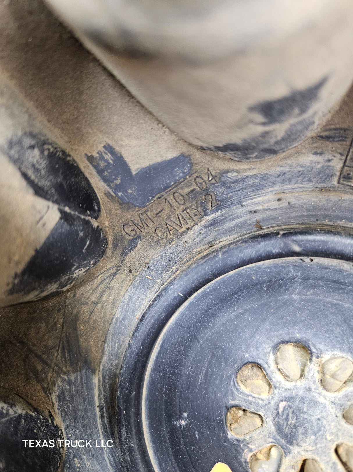 2011-2019 Chevrolet Silverado 2500 3500 Single Rear Wheel Center Hub Cap Lug Cover 9597819