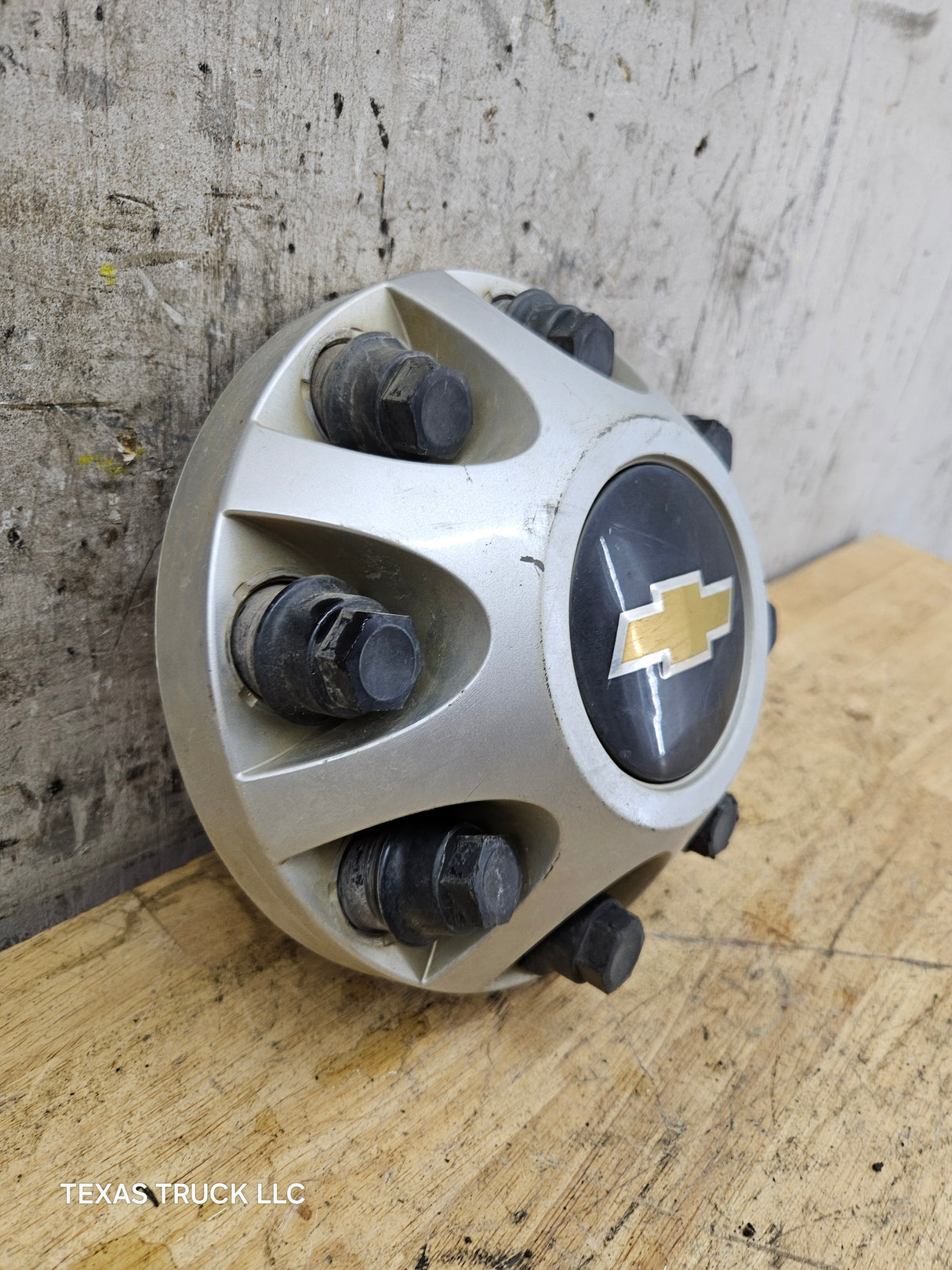 2011-2019 Chevrolet Silverado 2500 3500 Single Rear Wheel Center Hub Cap Lug Cover 9597819