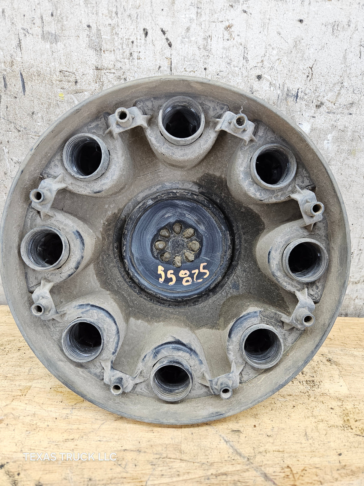 2011-2019 Chevrolet Silverado 2500 3500 Single Rear Wheel Center Hub Cap Lug Cover 9597819