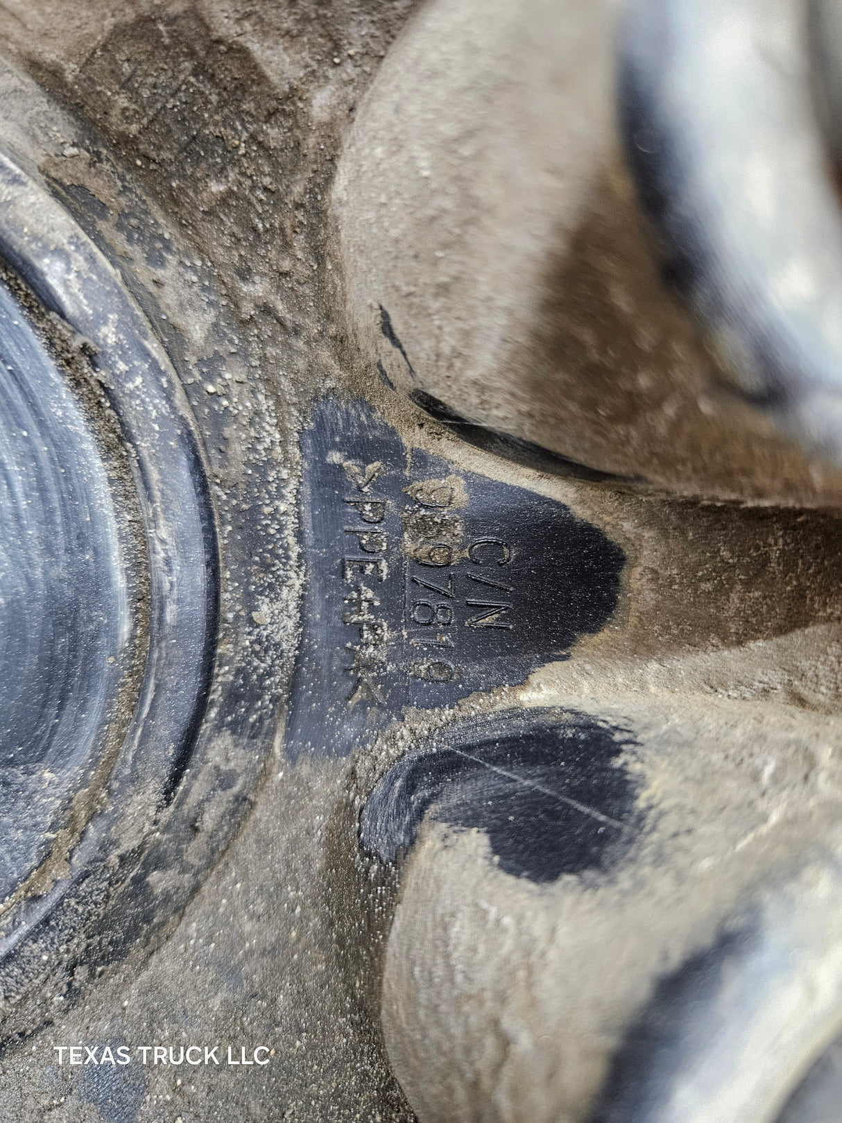 2011-2019 Chevrolet Silverado 2500 3500 Single Rear Wheel Center Hub Cap Lug Cover 9597819