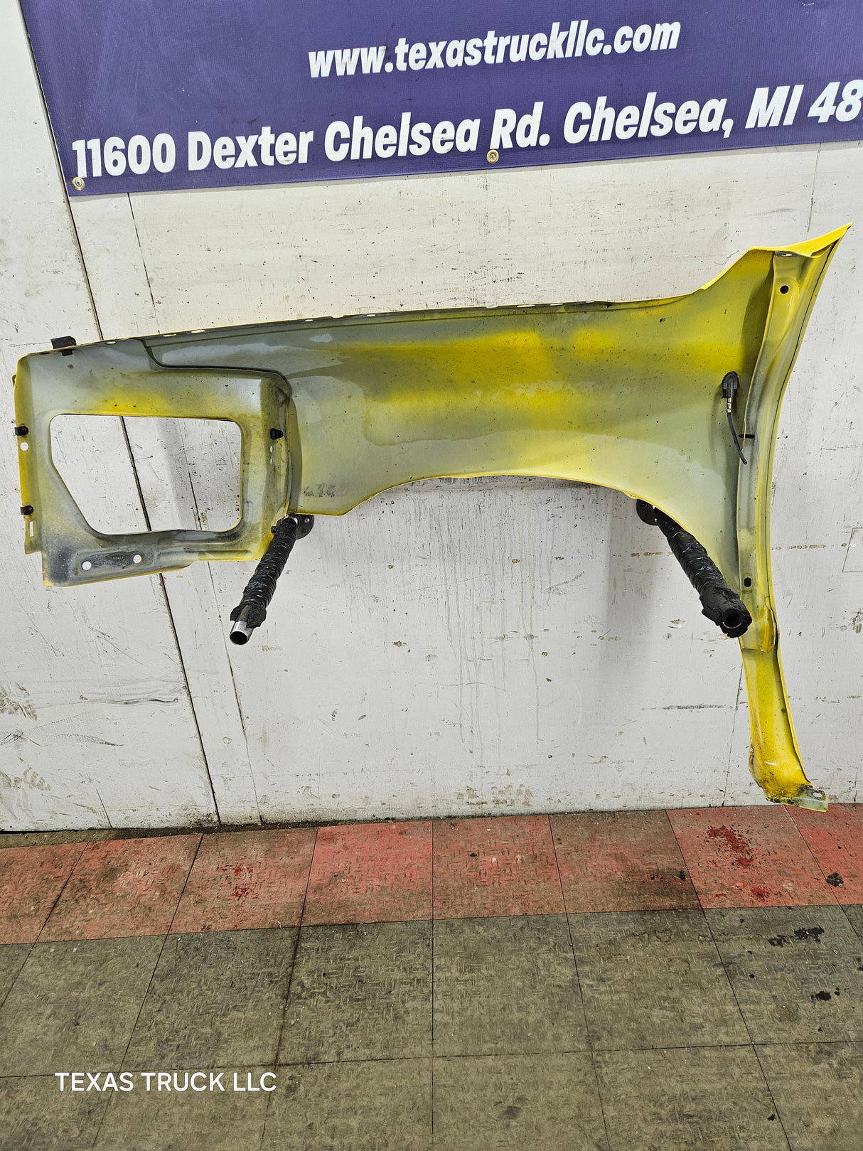 2003-2005 Dodge Ram 3rd Gen 1500 2500 3500 RH Passenger Side Fender