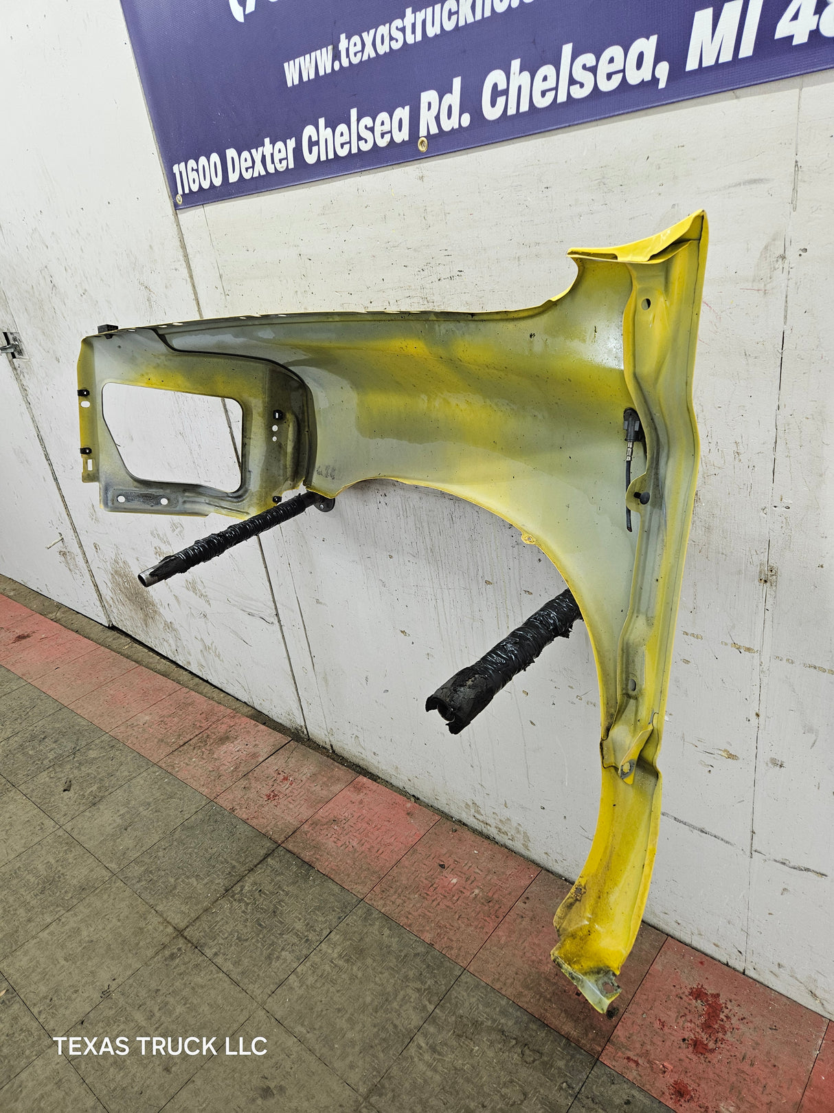 2003-2005 Dodge Ram 3rd Gen 1500 2500 3500 RH Passenger Side Fender