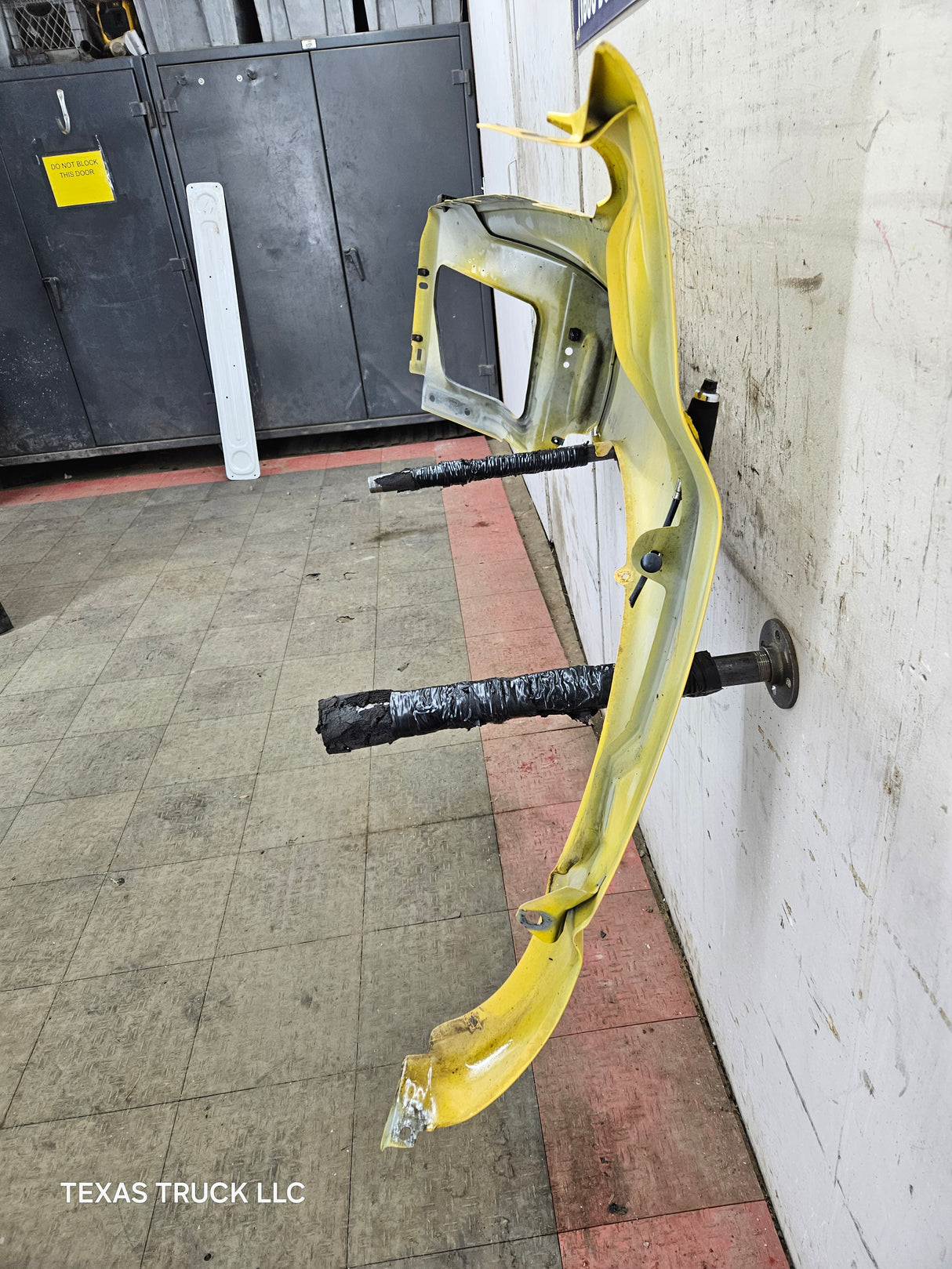 2003-2005 Dodge Ram 3rd Gen 1500 2500 3500 RH Passenger Side Fender