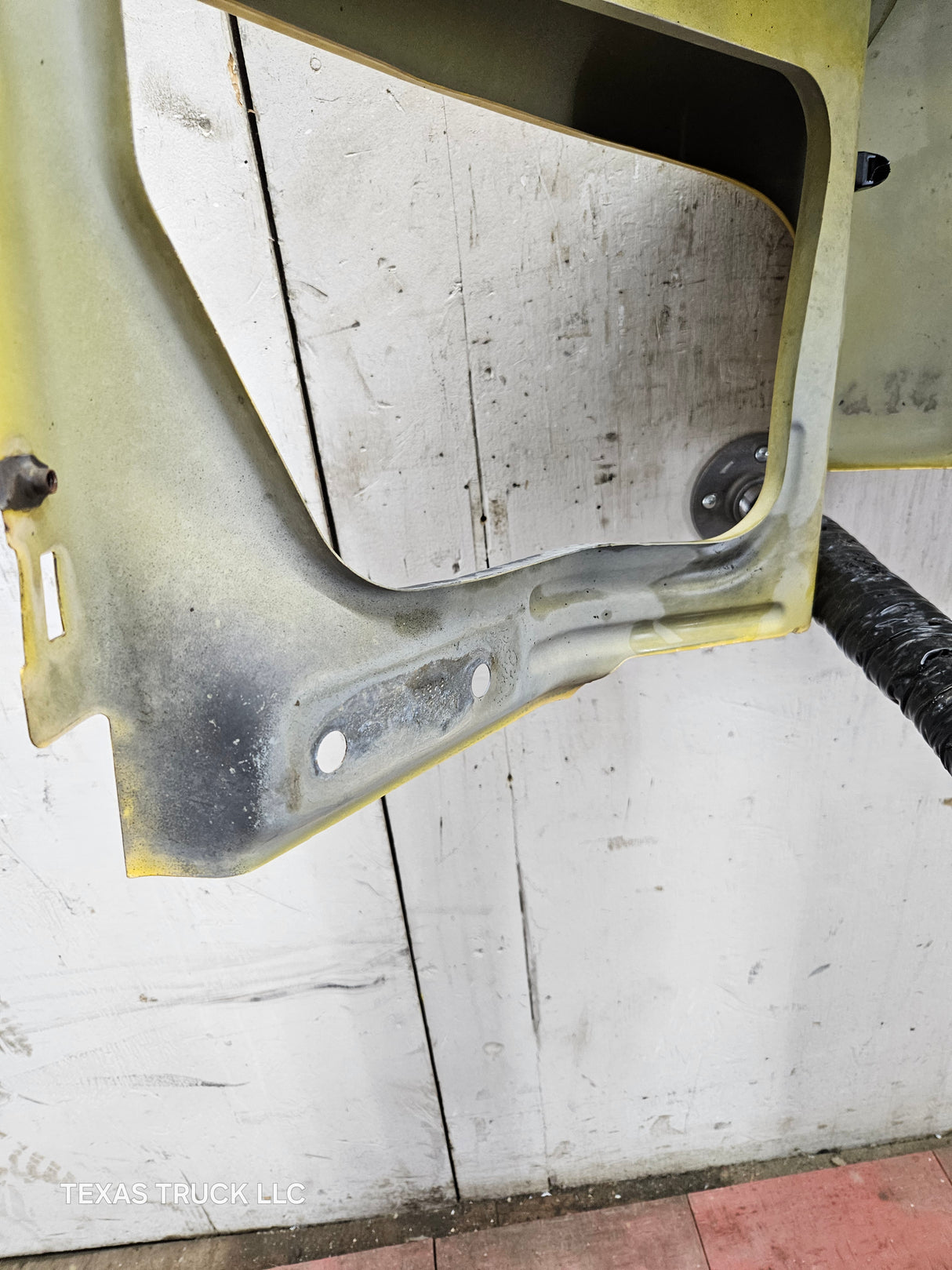 2003-2005 Dodge Ram 3rd Gen 1500 2500 3500 RH Passenger Side Fender