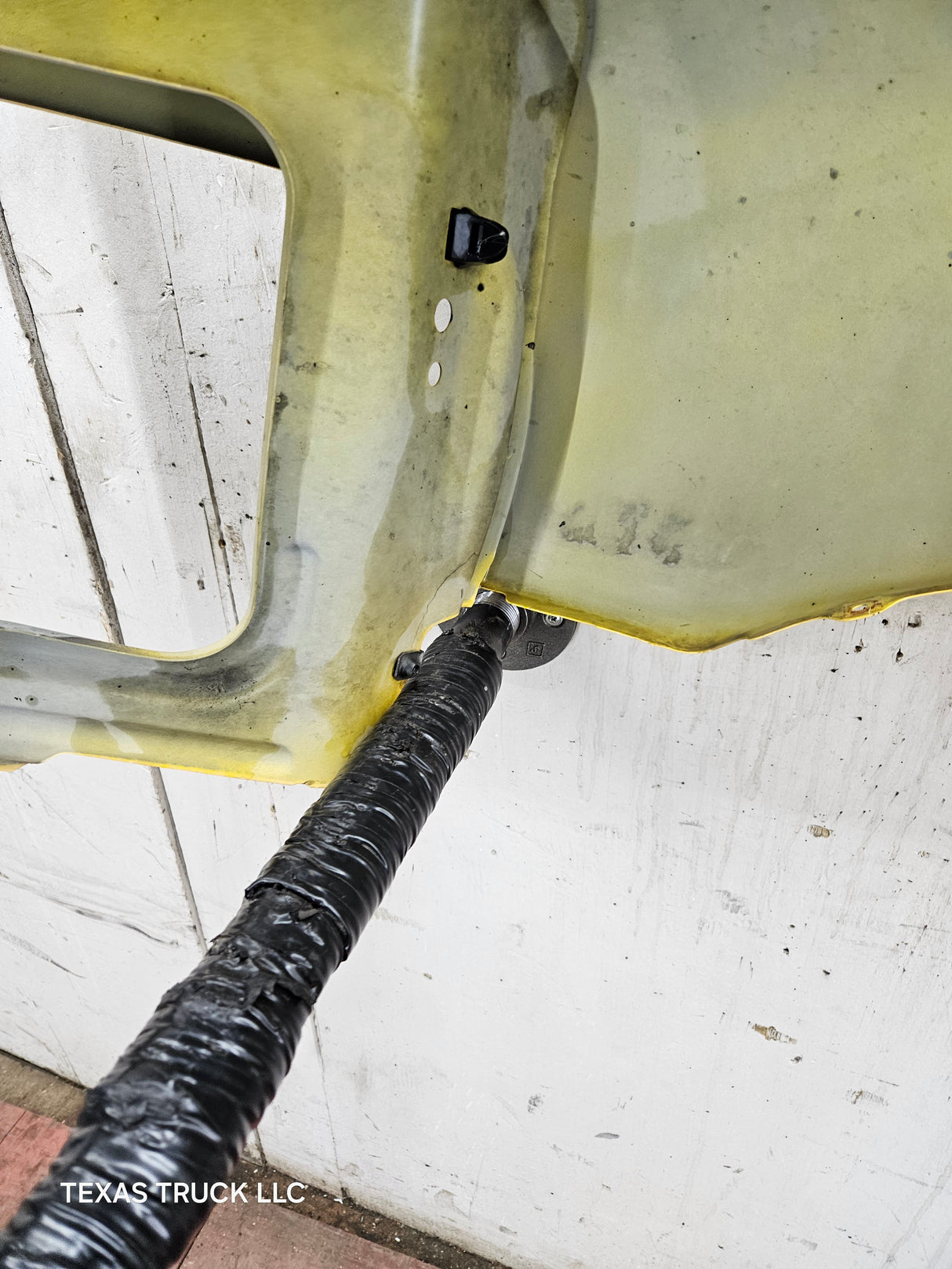 2003-2005 Dodge Ram 3rd Gen 1500 2500 3500 RH Passenger Side Fender