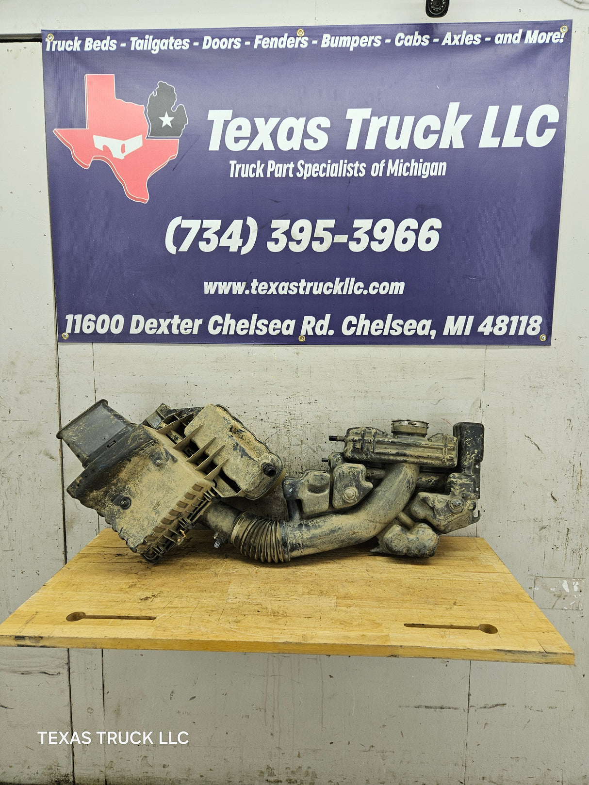 2011-2016 6.2L Air Intake Tube Duct Pipe & Air Filter Intake Box Lid & Coolant Reservoir OEM BC34-9F765-AA Ford Super Duty F250 F350 F450 F550