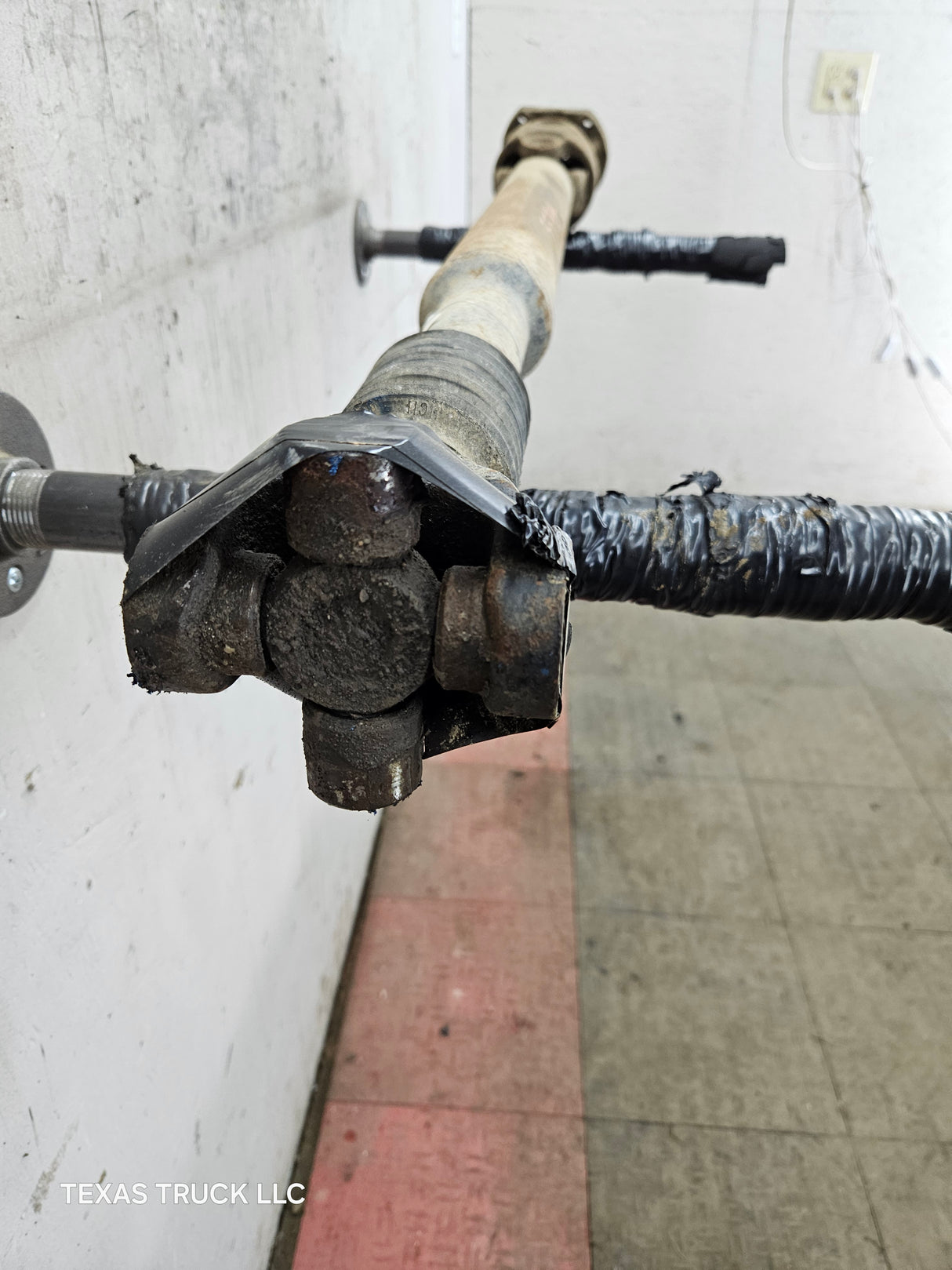 2003-2010 Ford F250 F350 F450 F550 Super Duty Front Drive Shaft 5C34-4A376-DF