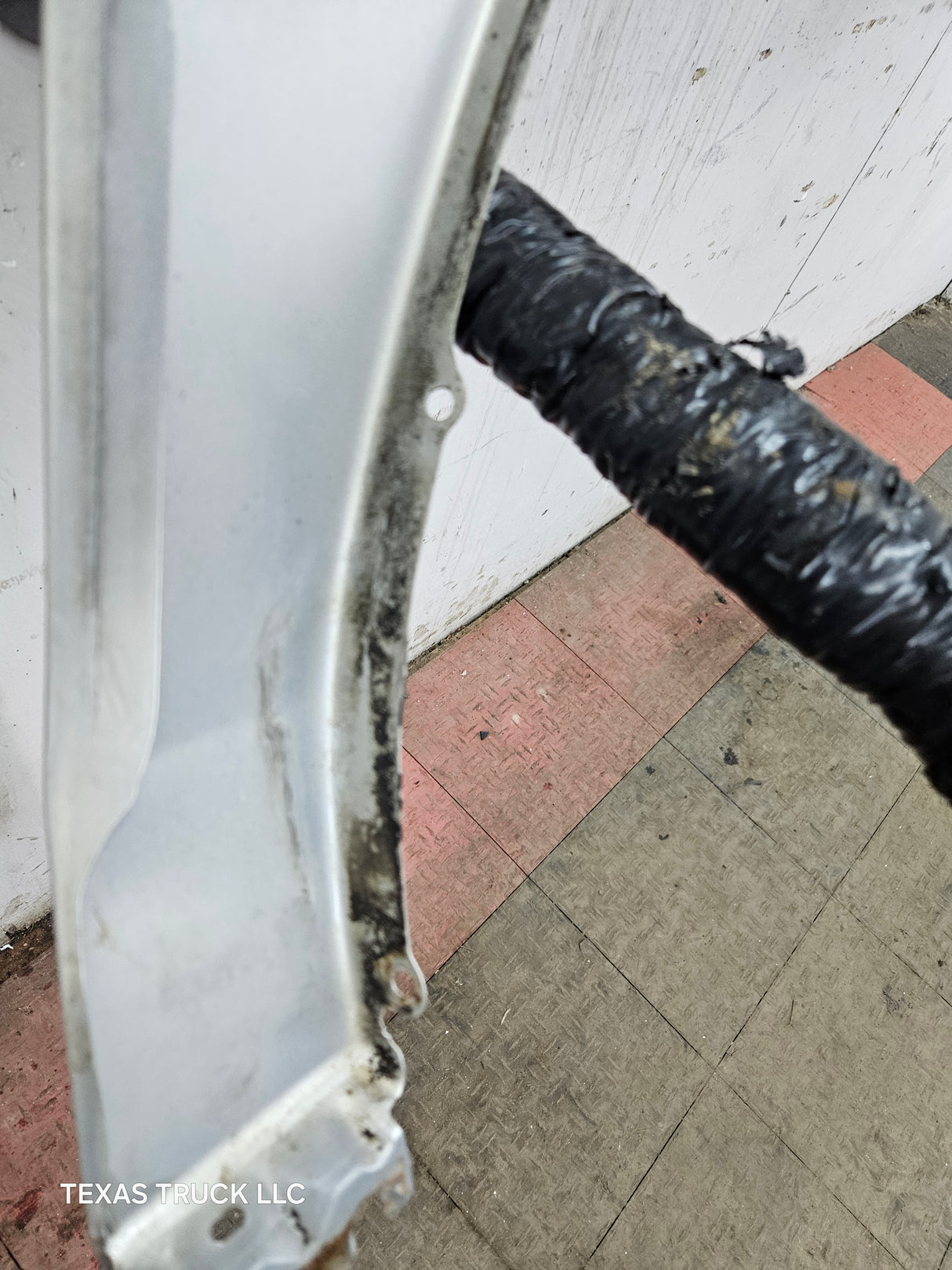 2009-2018 Dodge Ram 4th Gen LH Driver Side Front Fender 1500 2500 3500 - Light Graystone Pearl Coat