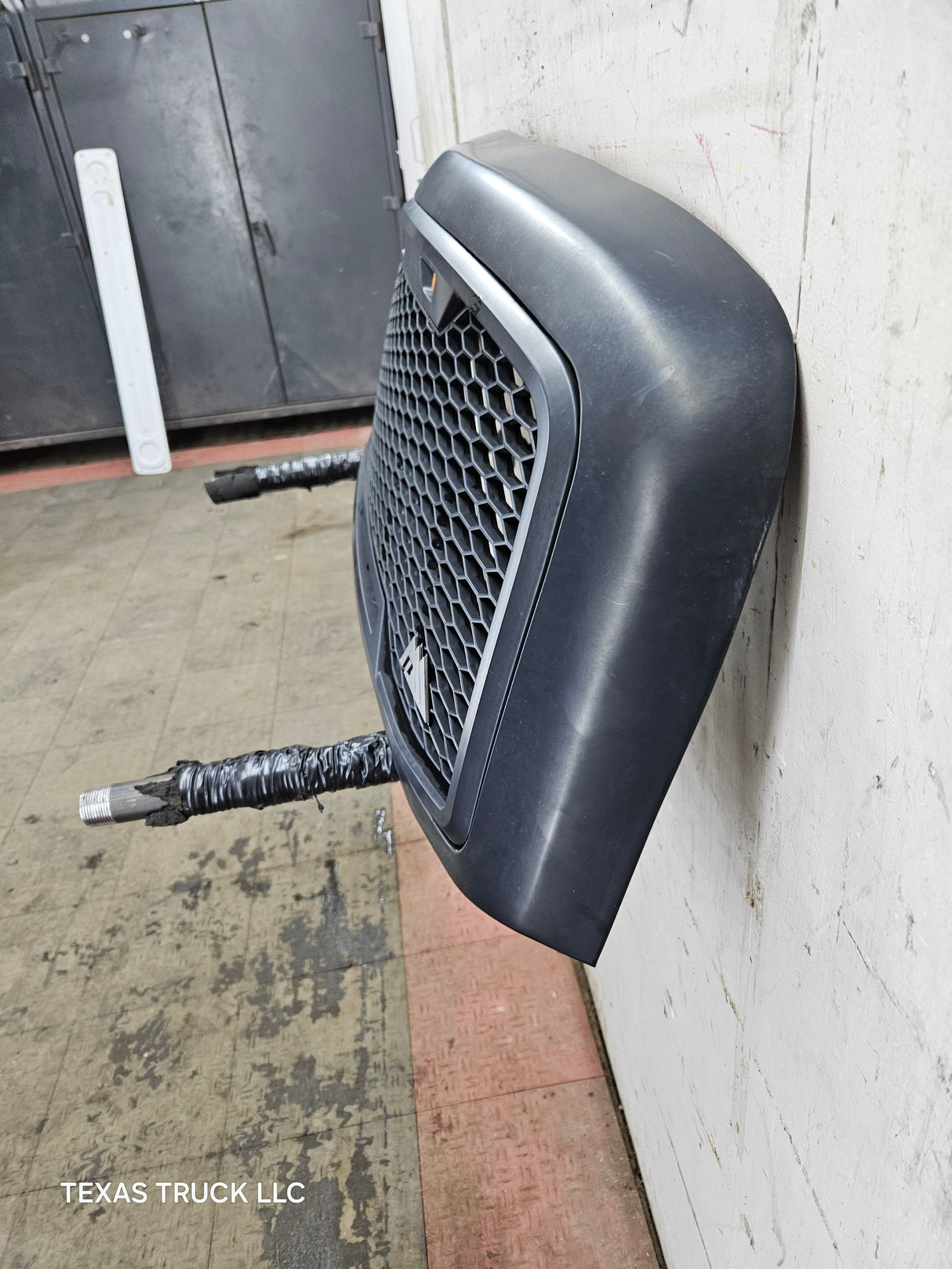 2006-2008 Dodge Ram 3rd Gen 1500 2500 3500 Black Aftermarket Grill with lights