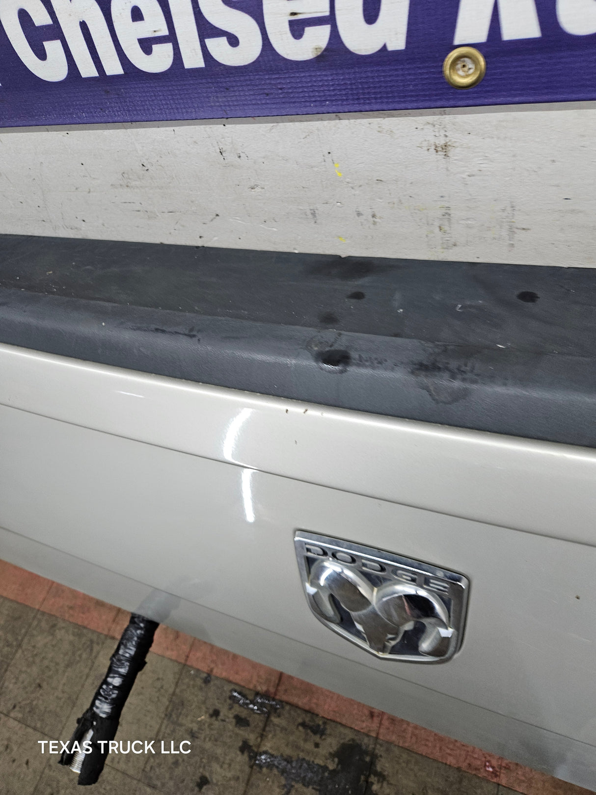 2009-2018 Dodge Ram 4th Gen 1500 2500 3500 Tailgate - Light Graystone Pearl Coat