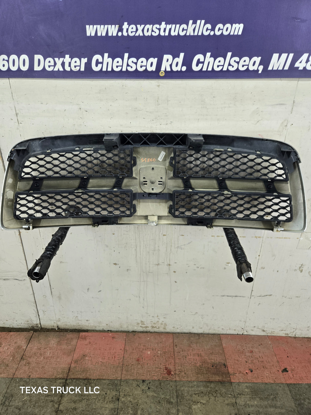 2009-2011 Dodge Ram 1500 Chrome Grill Surround