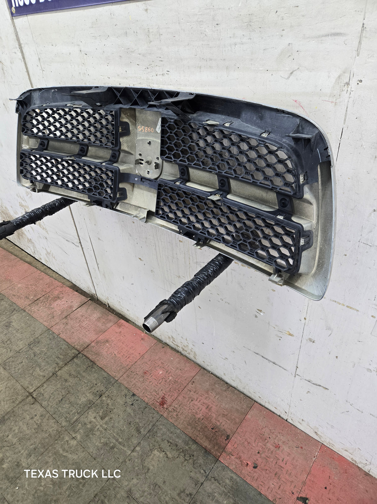 2009-2011 Dodge Ram 1500 Chrome Grill Surround