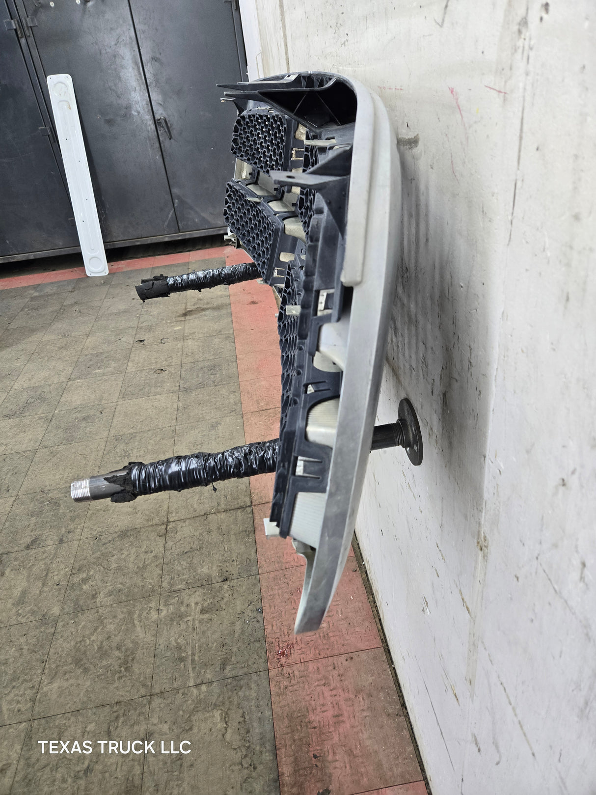 2009-2011 Dodge Ram 1500 Chrome Grill Surround