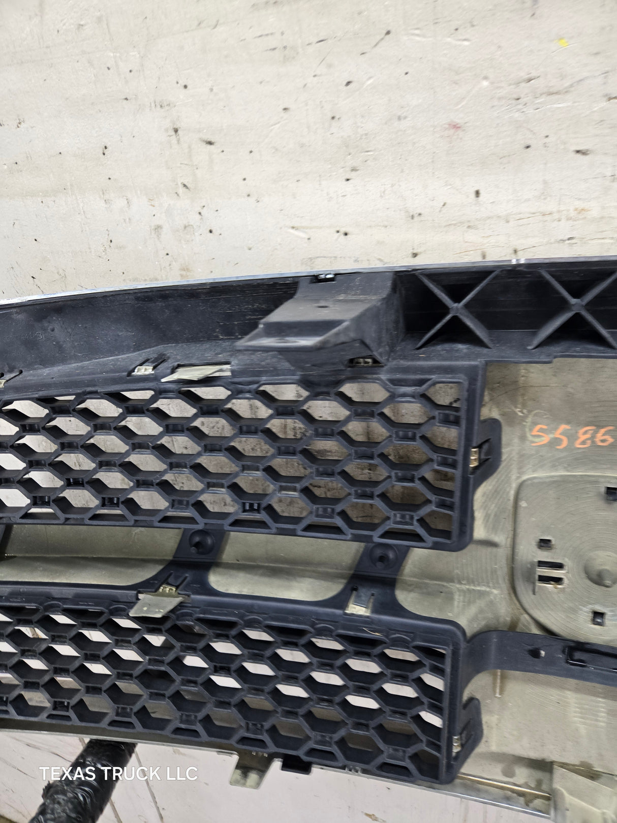 2009-2011 Dodge Ram 1500 Chrome Grill Surround