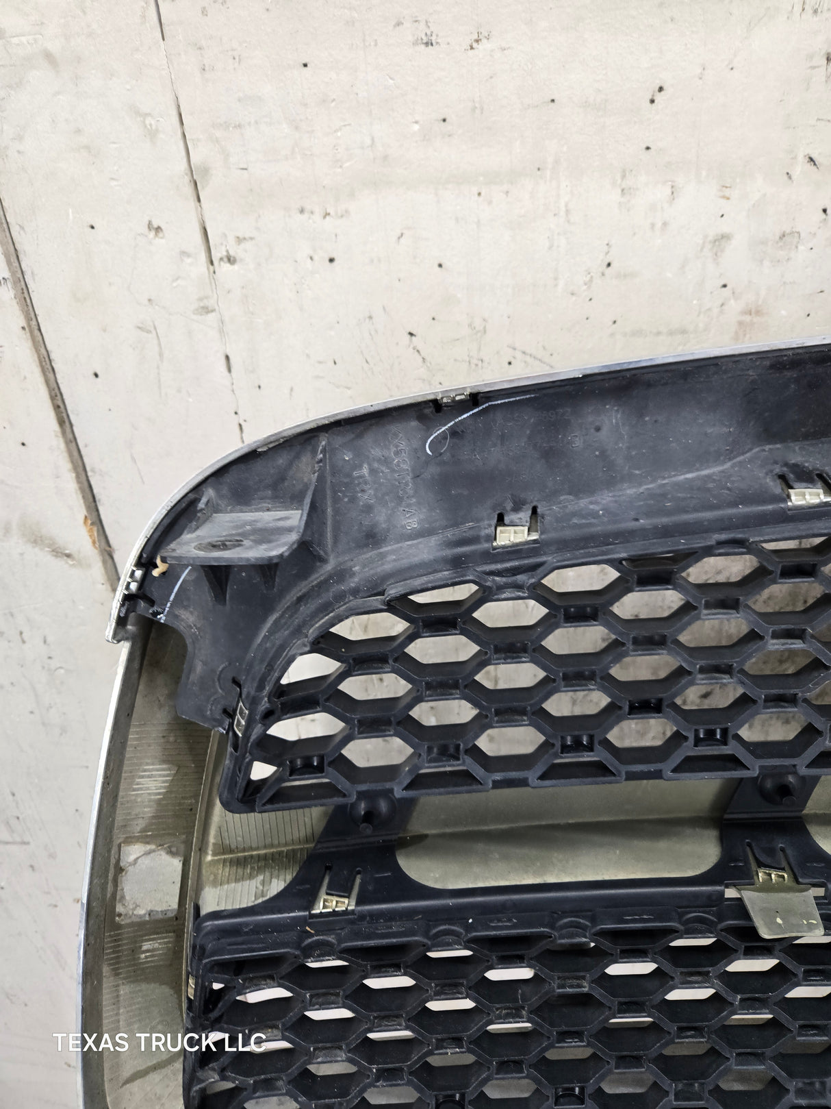 2009-2011 Dodge Ram 1500 Chrome Grill Surround