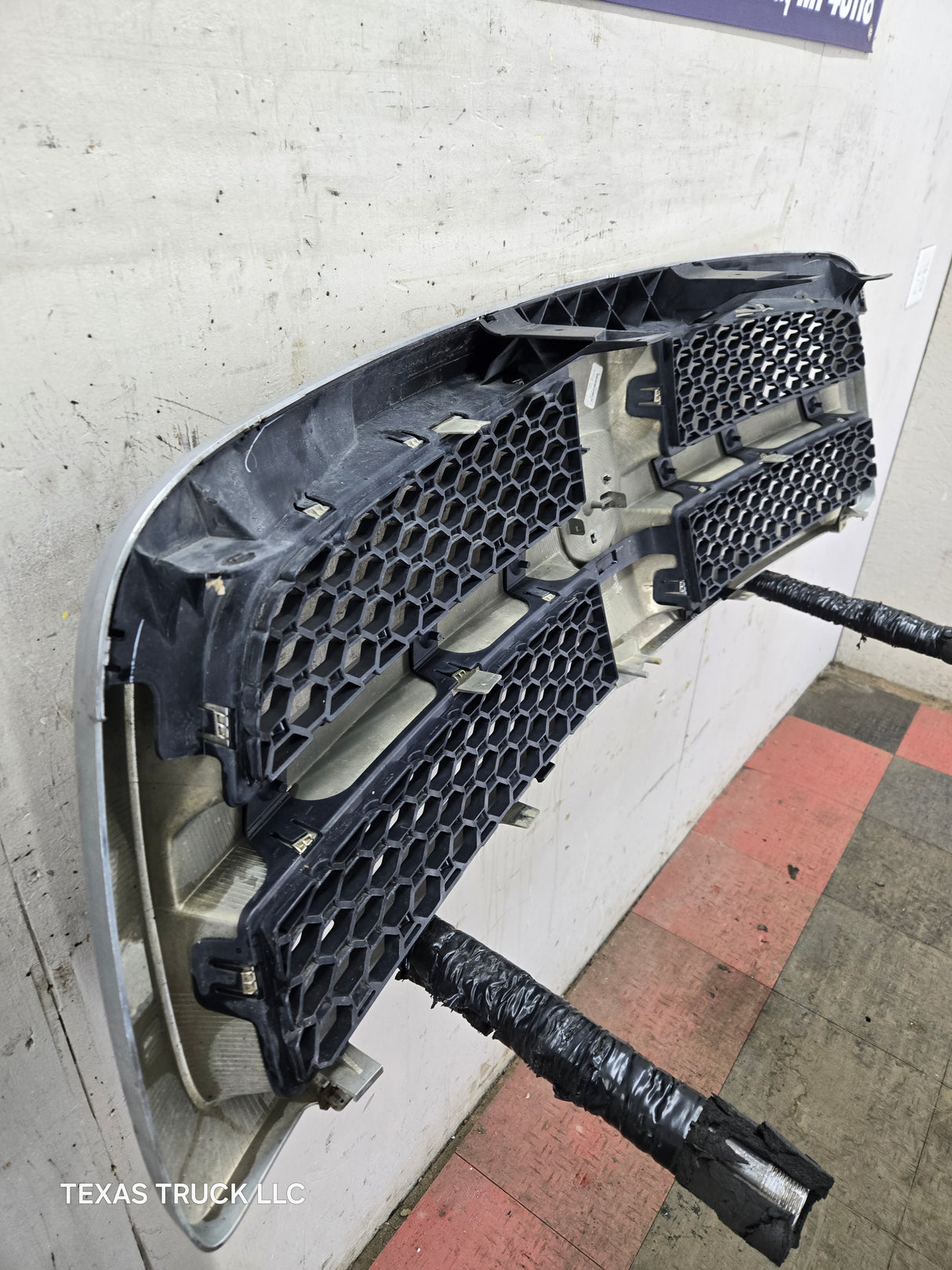 2009-2011 Dodge Ram 1500 Chrome Grill Surround