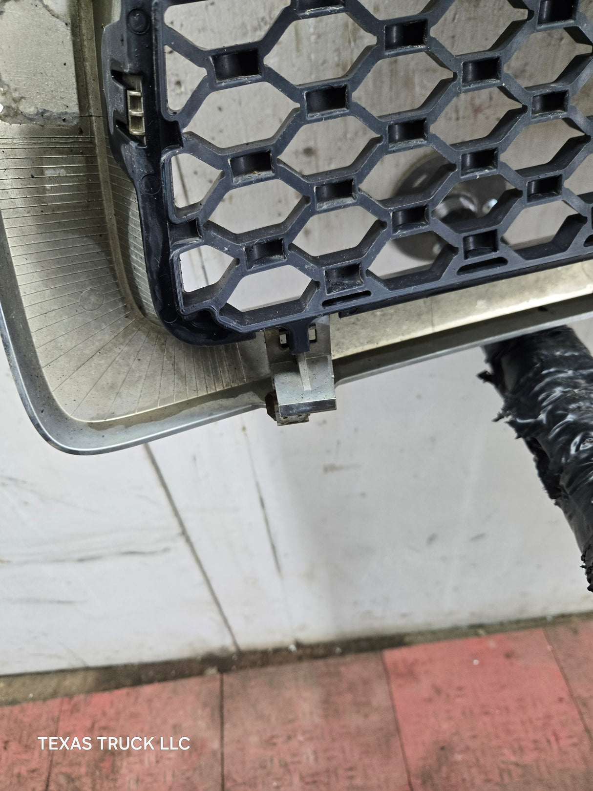 2009-2011 Dodge Ram 1500 Chrome Grill Surround