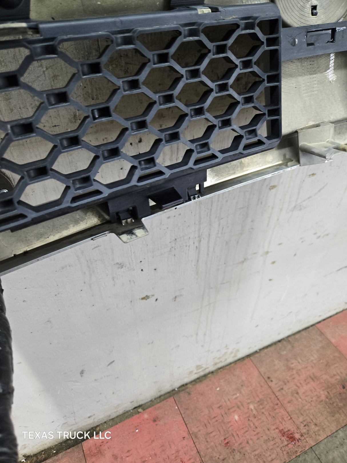 2009-2011 Dodge Ram 1500 Chrome Grill Surround