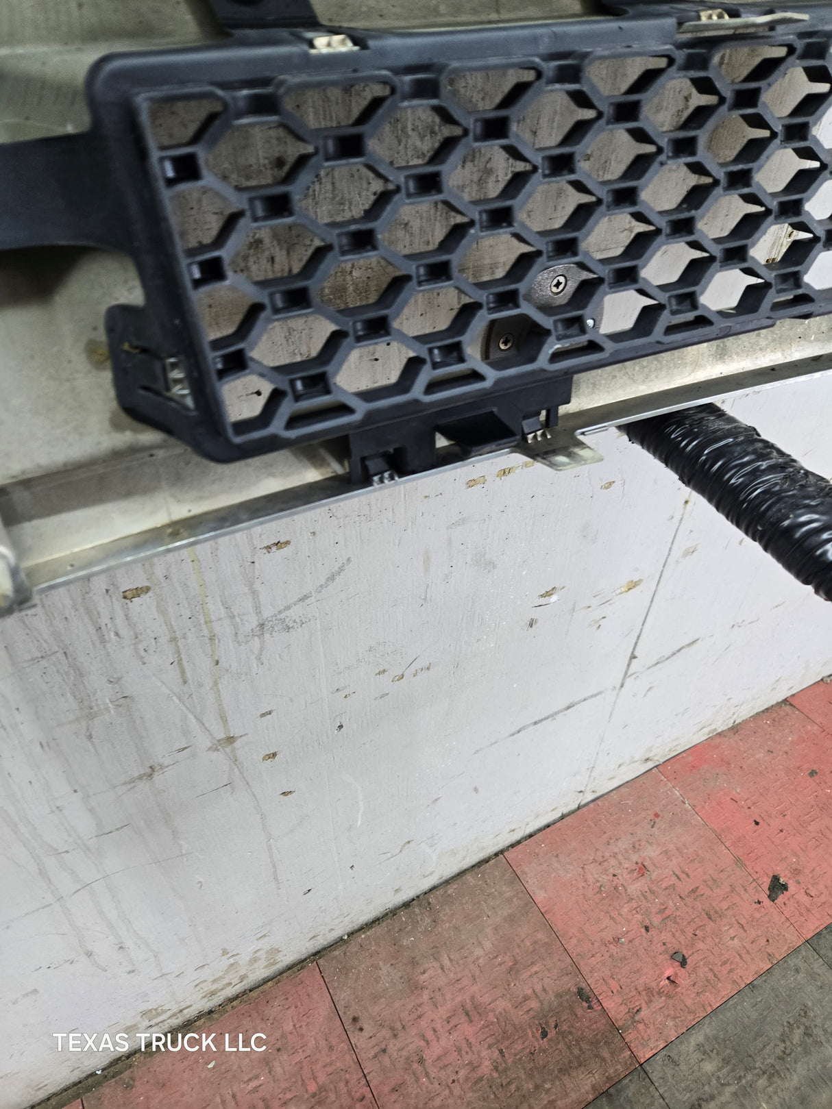 2009-2011 Dodge Ram 1500 Chrome Grill Surround