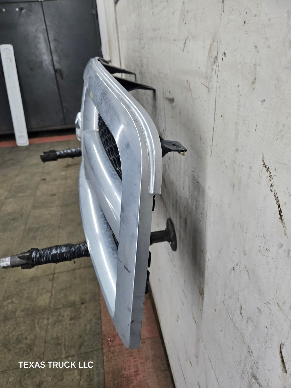 2009-2011 Dodge Ram 1500 Chrome Grill Surround