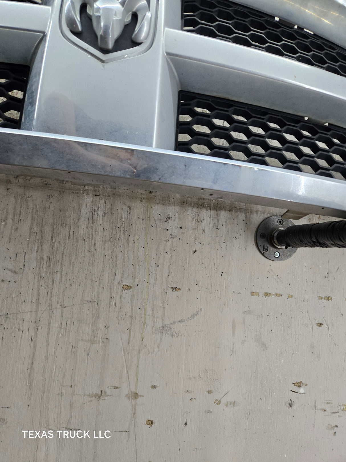 2009-2011 Dodge Ram 1500 Chrome Grill Surround