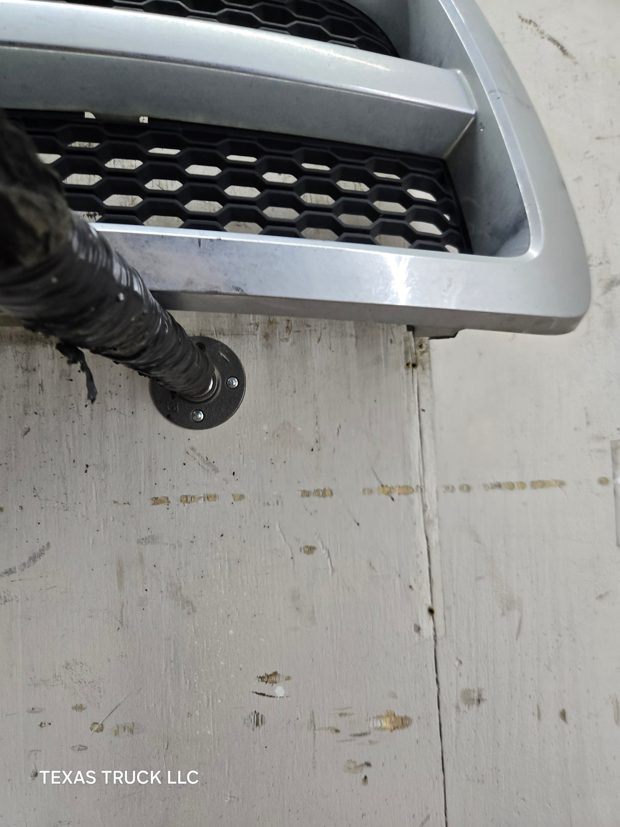 2009-2011 Dodge Ram 1500 Chrome Grill Surround