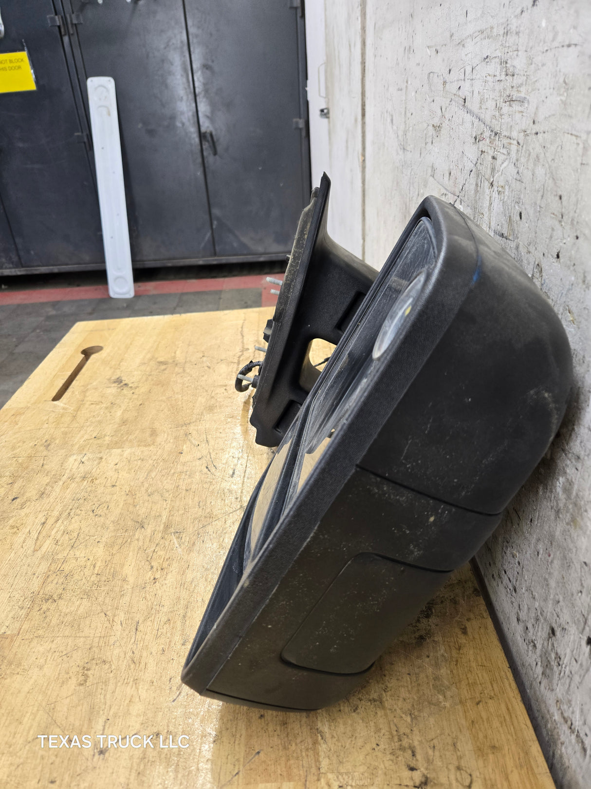 2008-2016 Ford Super Duty F250 F350 F450 F550 RH Passenger Side Manual Towing Mirror OEM