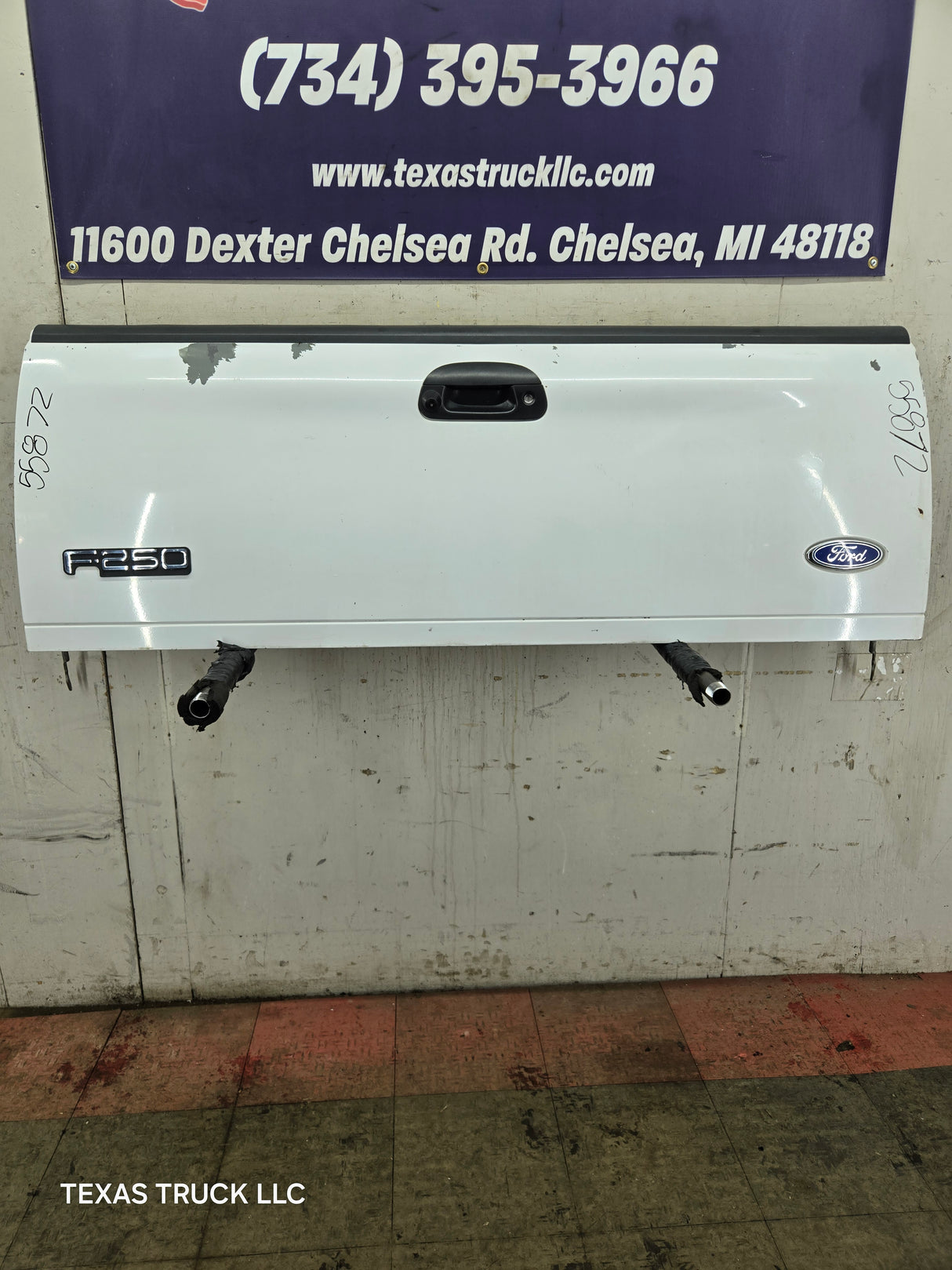 1997-2003 F150 / 1999-2007 Ford Super Duty Tailgate F250 F350 F450 F550 - Oxford White