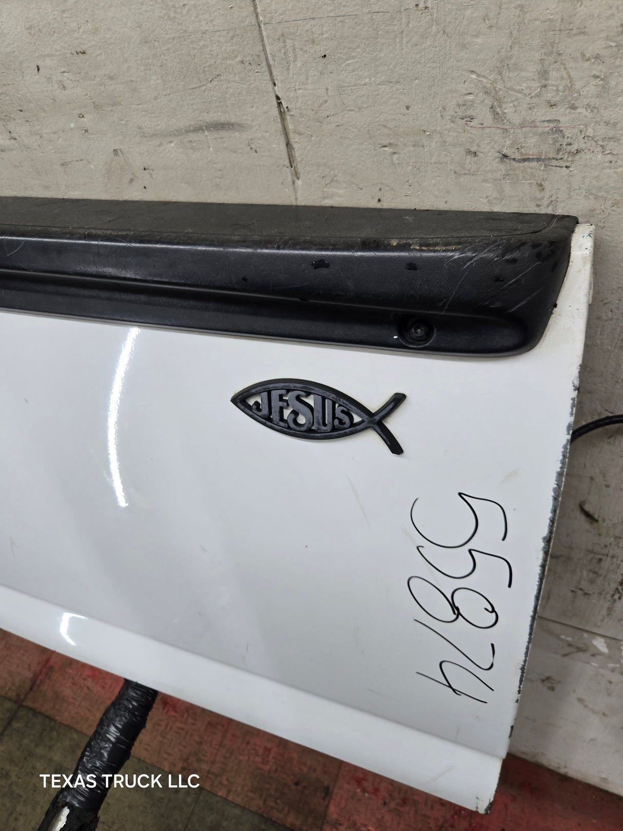 1999-2007 Chevrolet Silverado / GMC Sierra 1500 2500 3500 Tailgate - Summit White