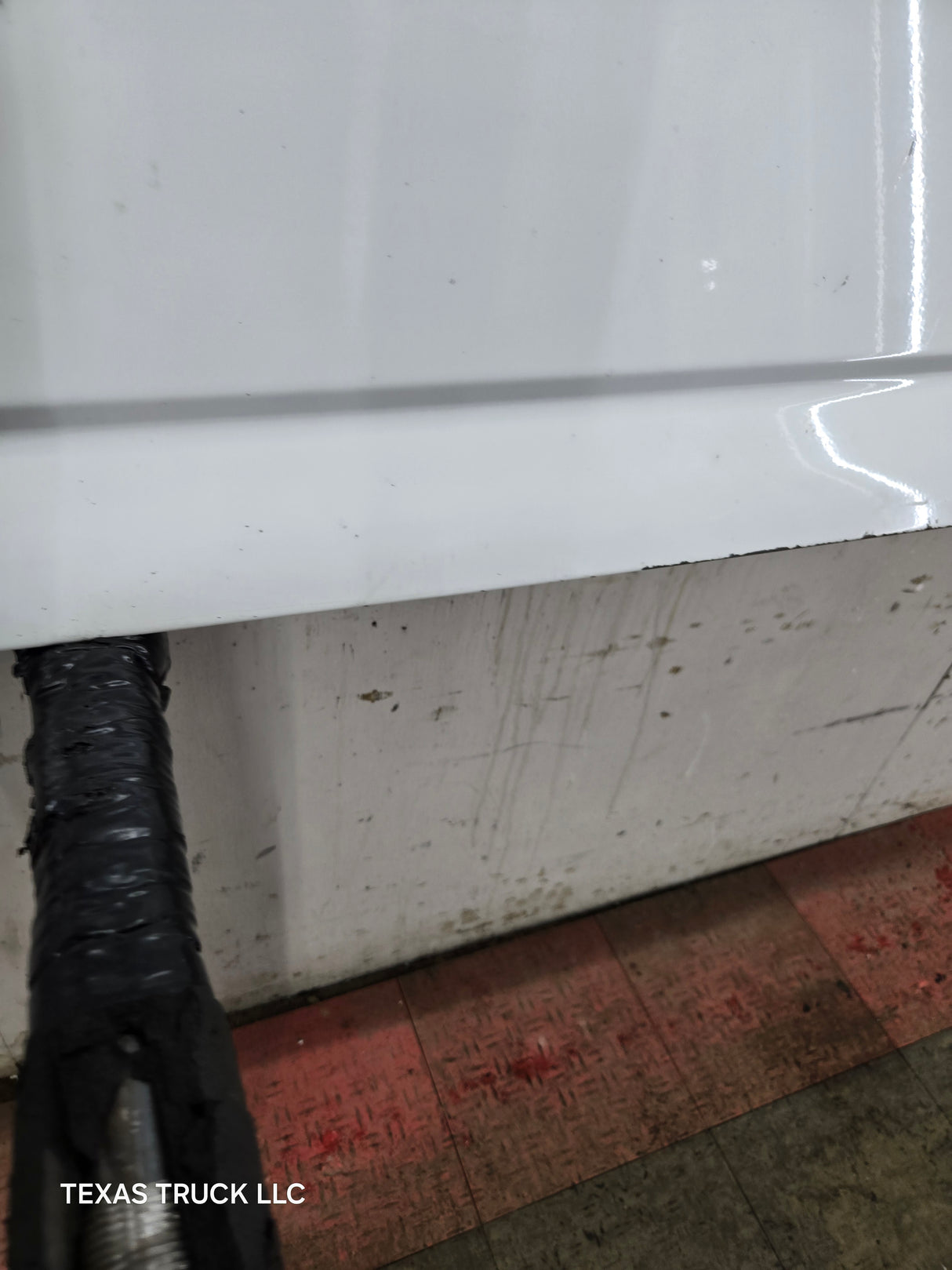 1999-2007 Chevrolet Silverado / GMC Sierra 1500 2500 3500 Tailgate - Summit White