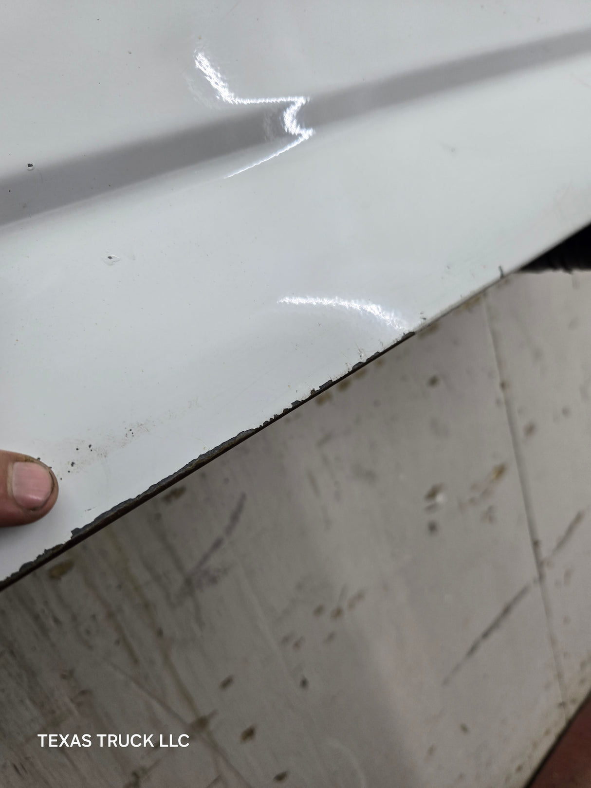 1999-2007 Chevrolet Silverado / GMC Sierra 1500 2500 3500 Tailgate - Summit White