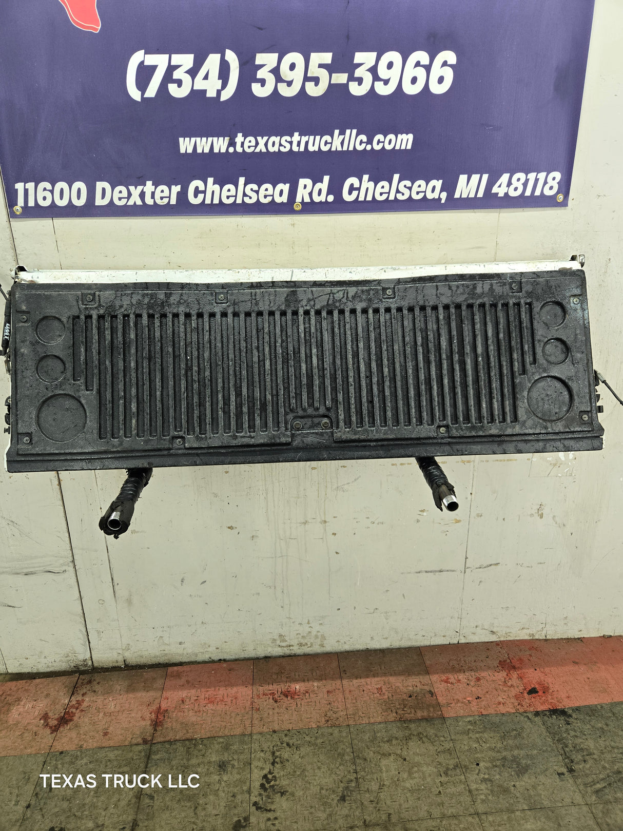 1999-2007 Chevrolet Silverado / GMC Sierra 1500 2500 3500 Tailgate - Summit White