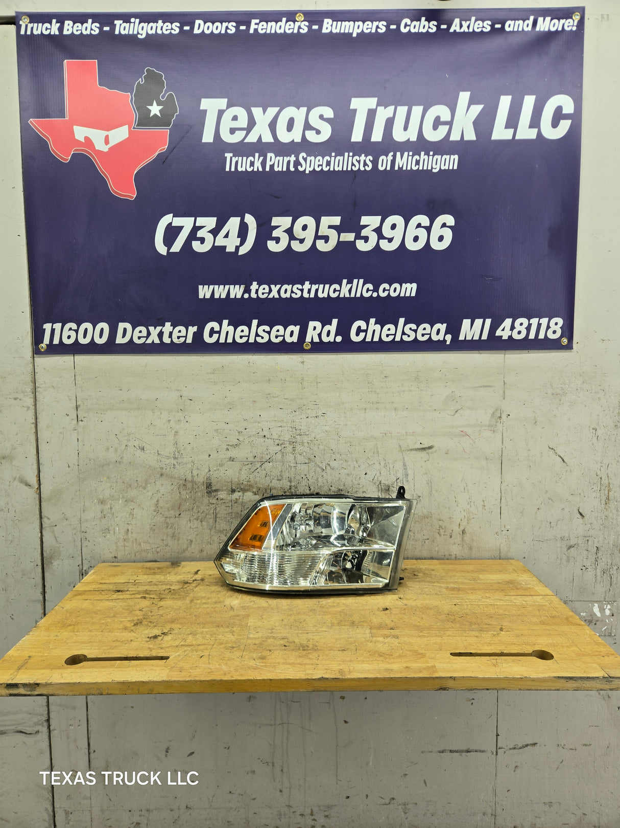 2013-2024 Dodge Ram 4th gen 1500 2500 3500 RH Passenger Side Headlight