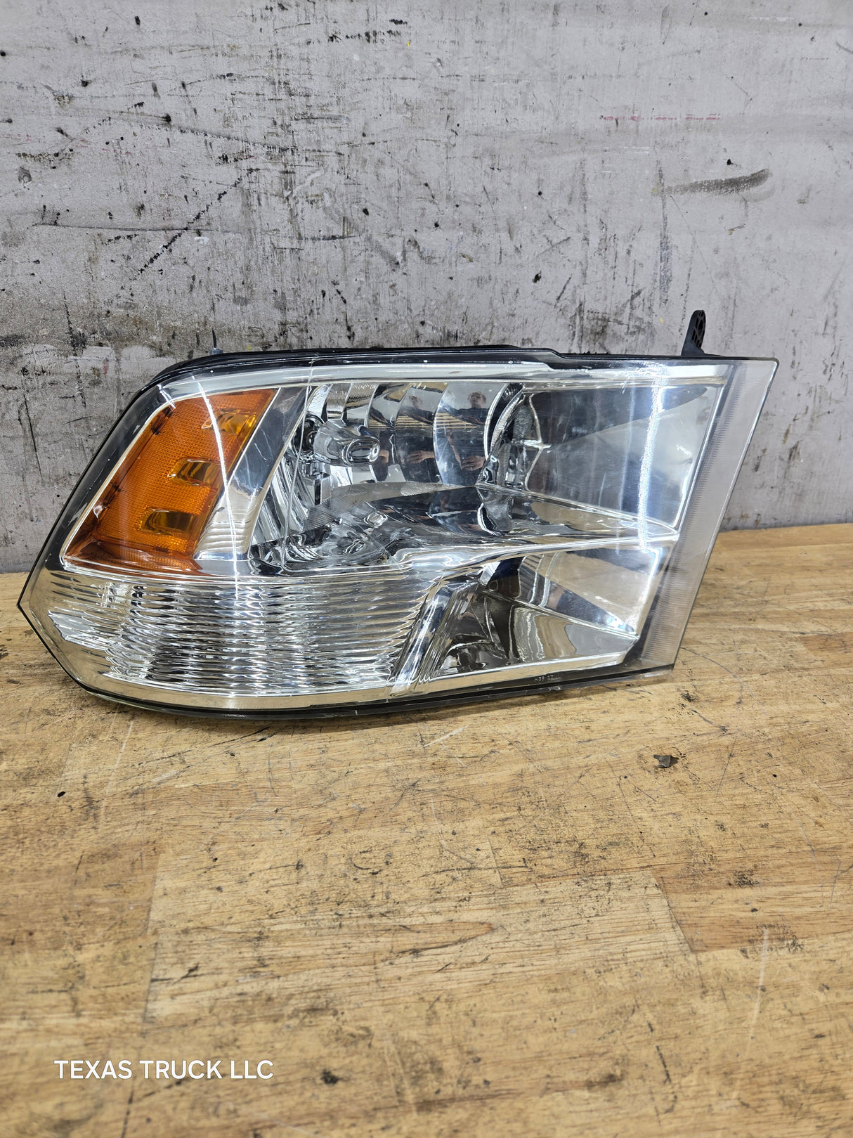 2013-2024 Dodge Ram 4th gen 1500 2500 3500 RH Passenger Side Headlight