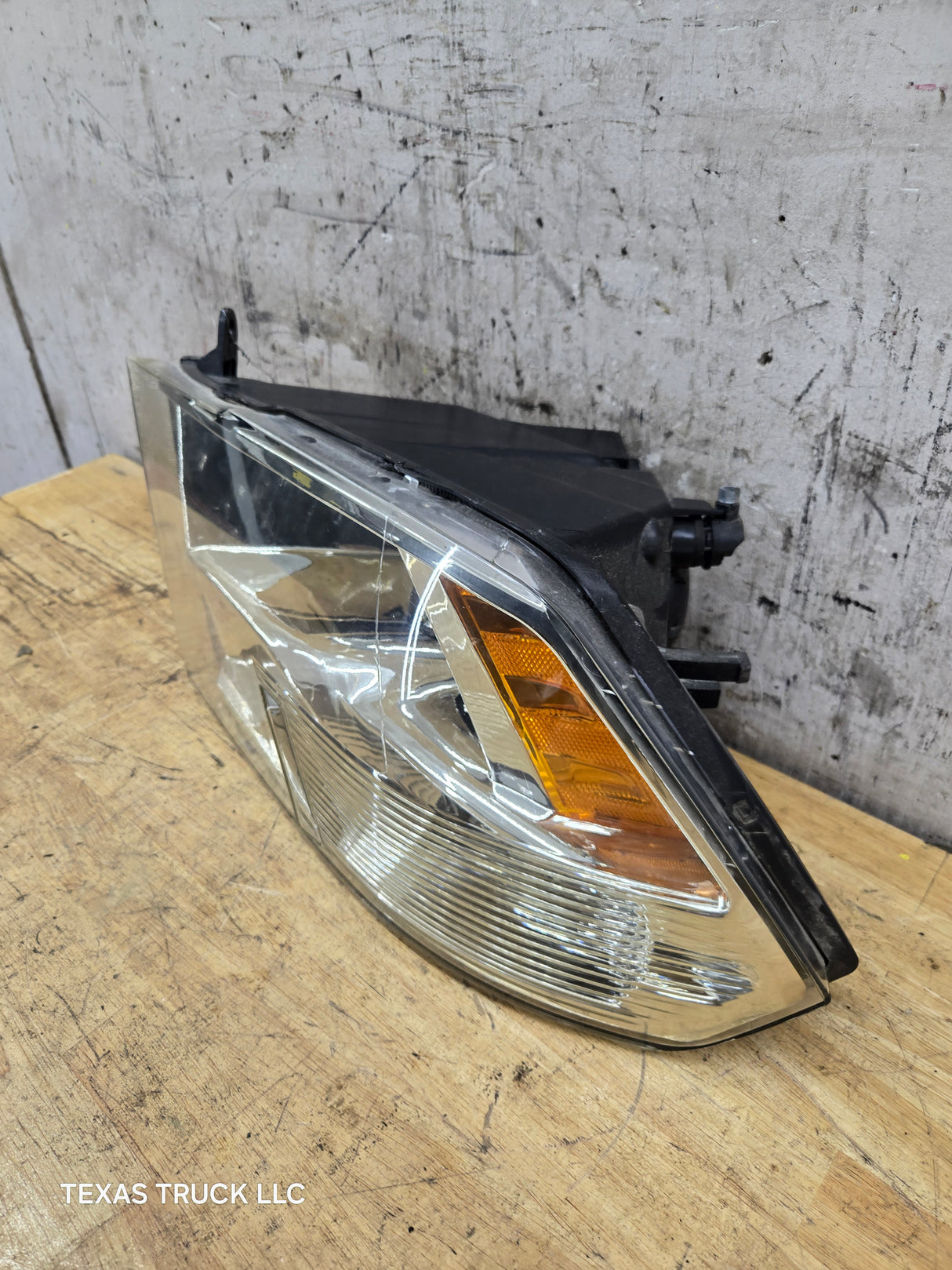 2013-2024 Dodge Ram 4th gen 1500 2500 3500 LH Driver Side Headlight