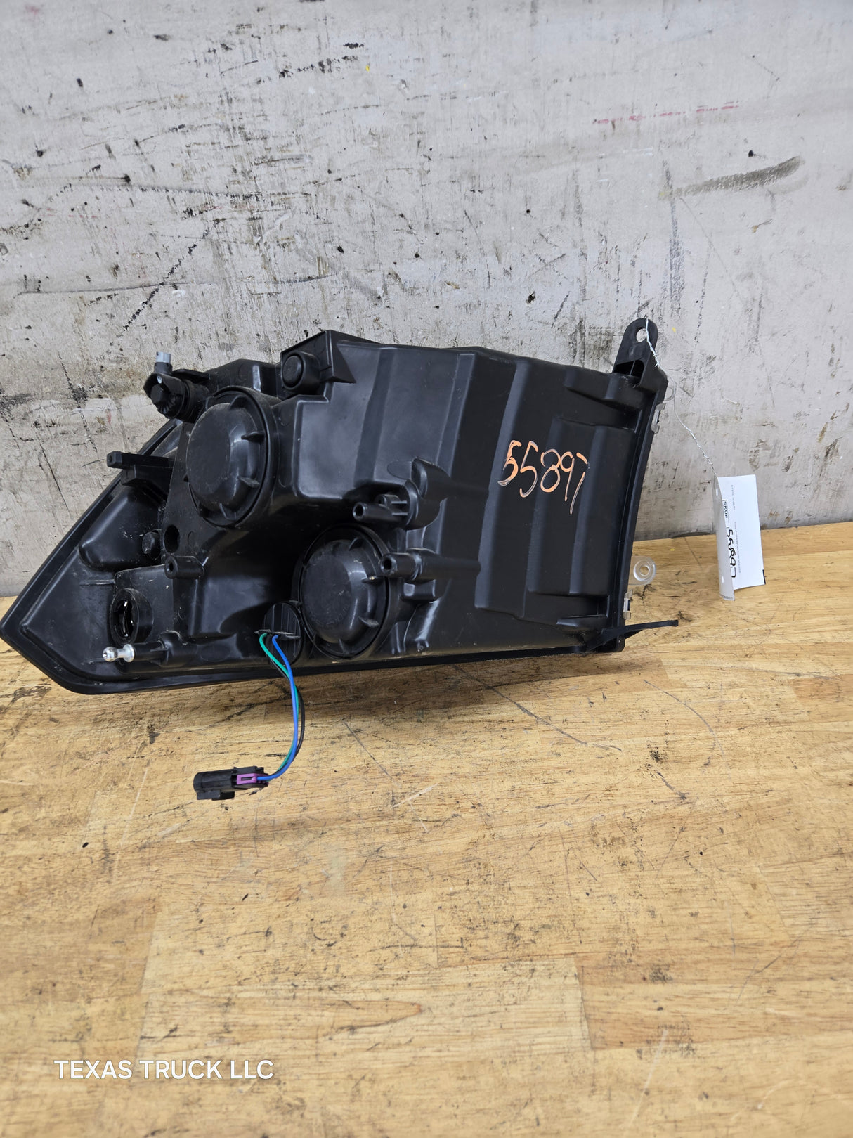 2013-2024 Dodge Ram 4th gen 1500 2500 3500 LH Driver Side Headlight