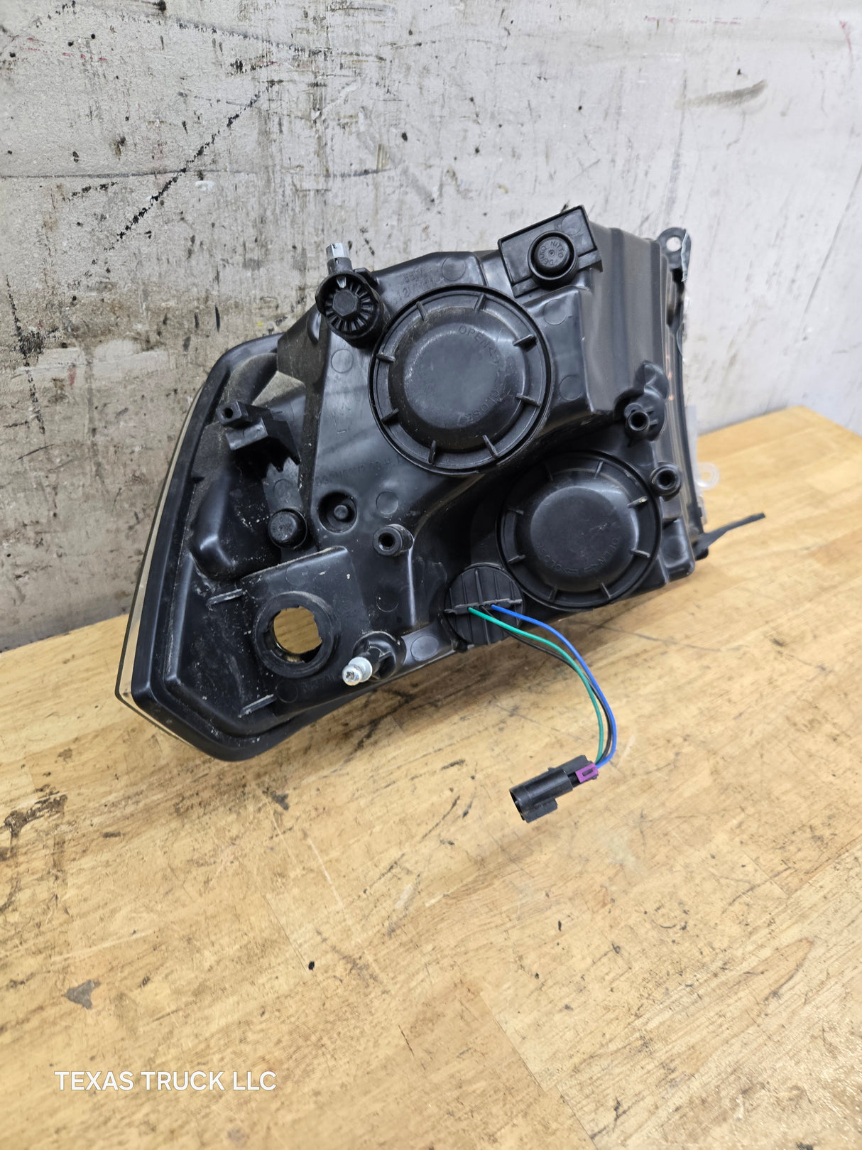 2013-2024 Dodge Ram 4th gen 1500 2500 3500 LH Driver Side Headlight