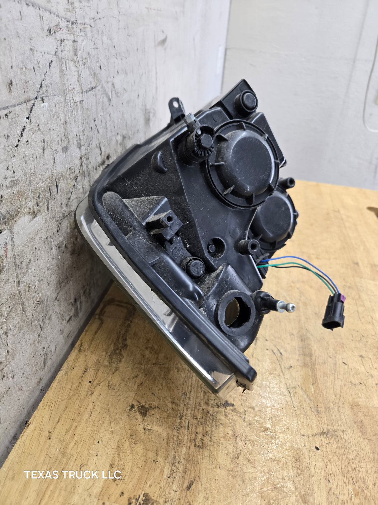 2013-2024 Dodge Ram 4th gen 1500 2500 3500 LH Driver Side Headlight