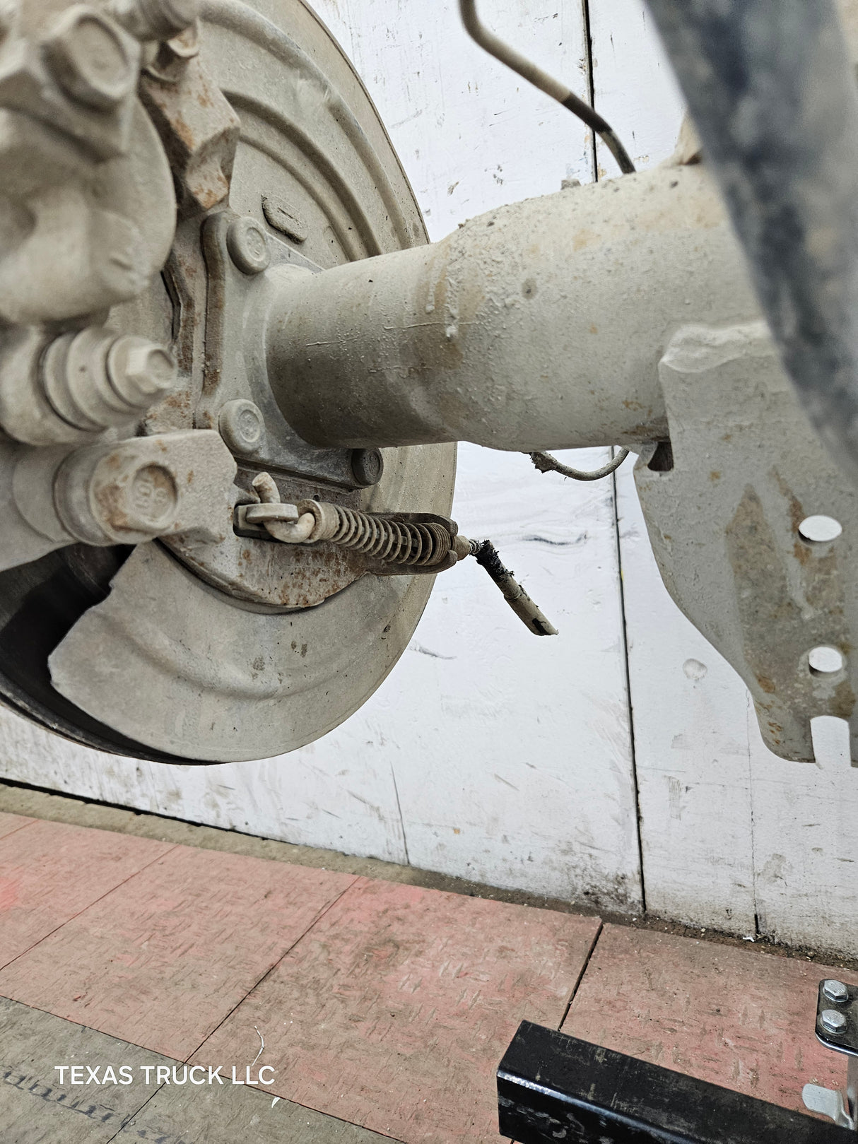 2009-2010 Dodge Ram 1500 3.92 9.25" Ratio OEM Rear Axle Rear End 4th Gen