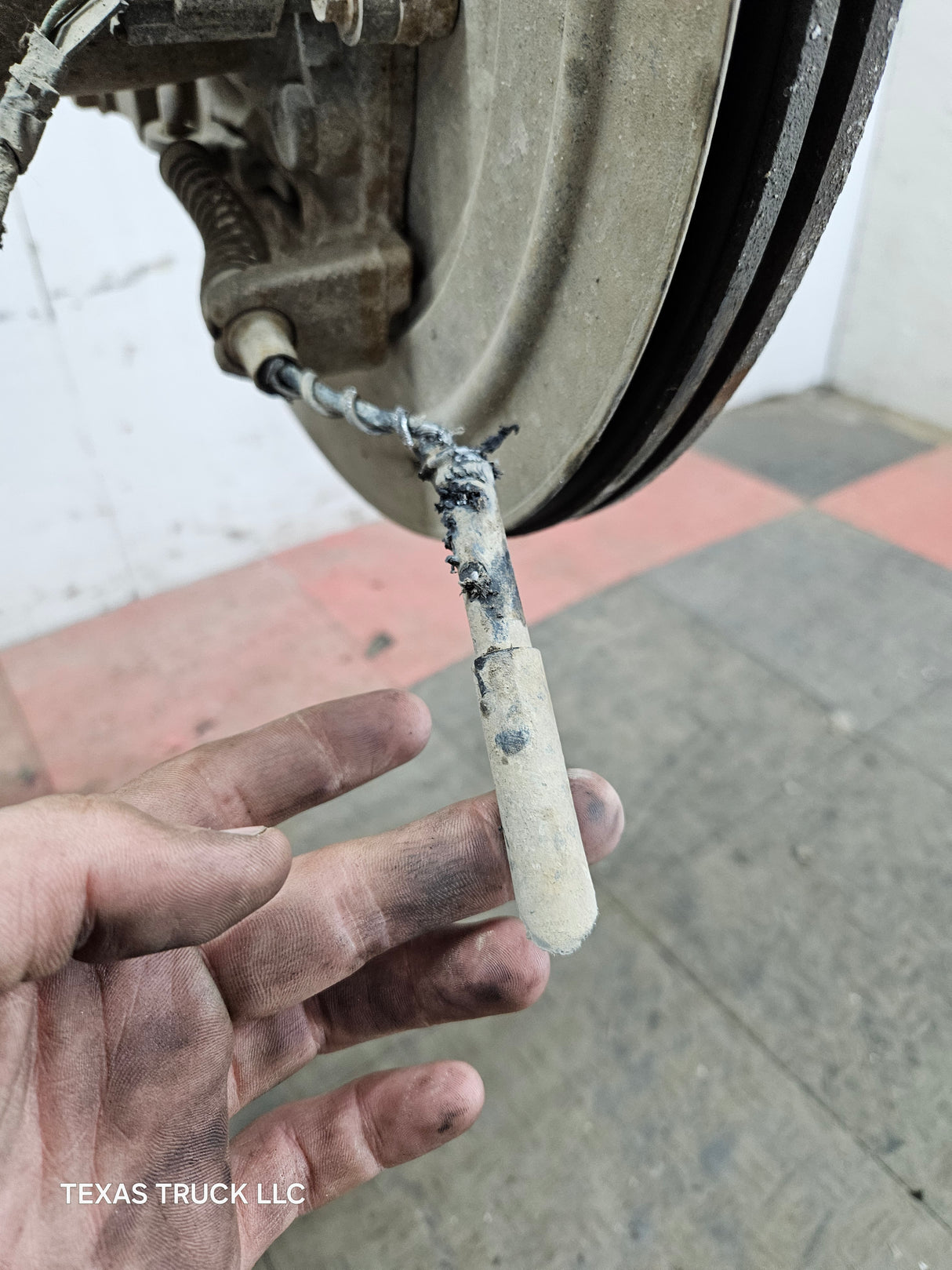 2009-2010 Dodge Ram 1500 3.92 9.25" Ratio OEM Rear Axle Rear End 4th Gen