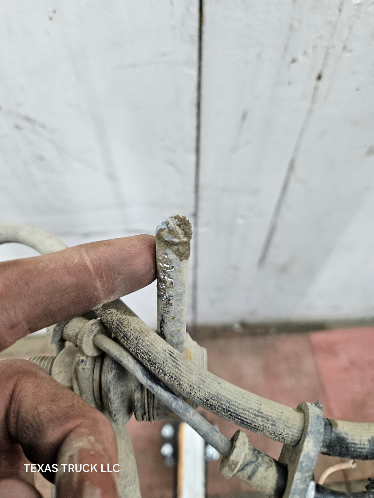 2009-2010 Dodge Ram 1500 3.92 9.25" Ratio OEM Rear Axle Rear End 4th Gen