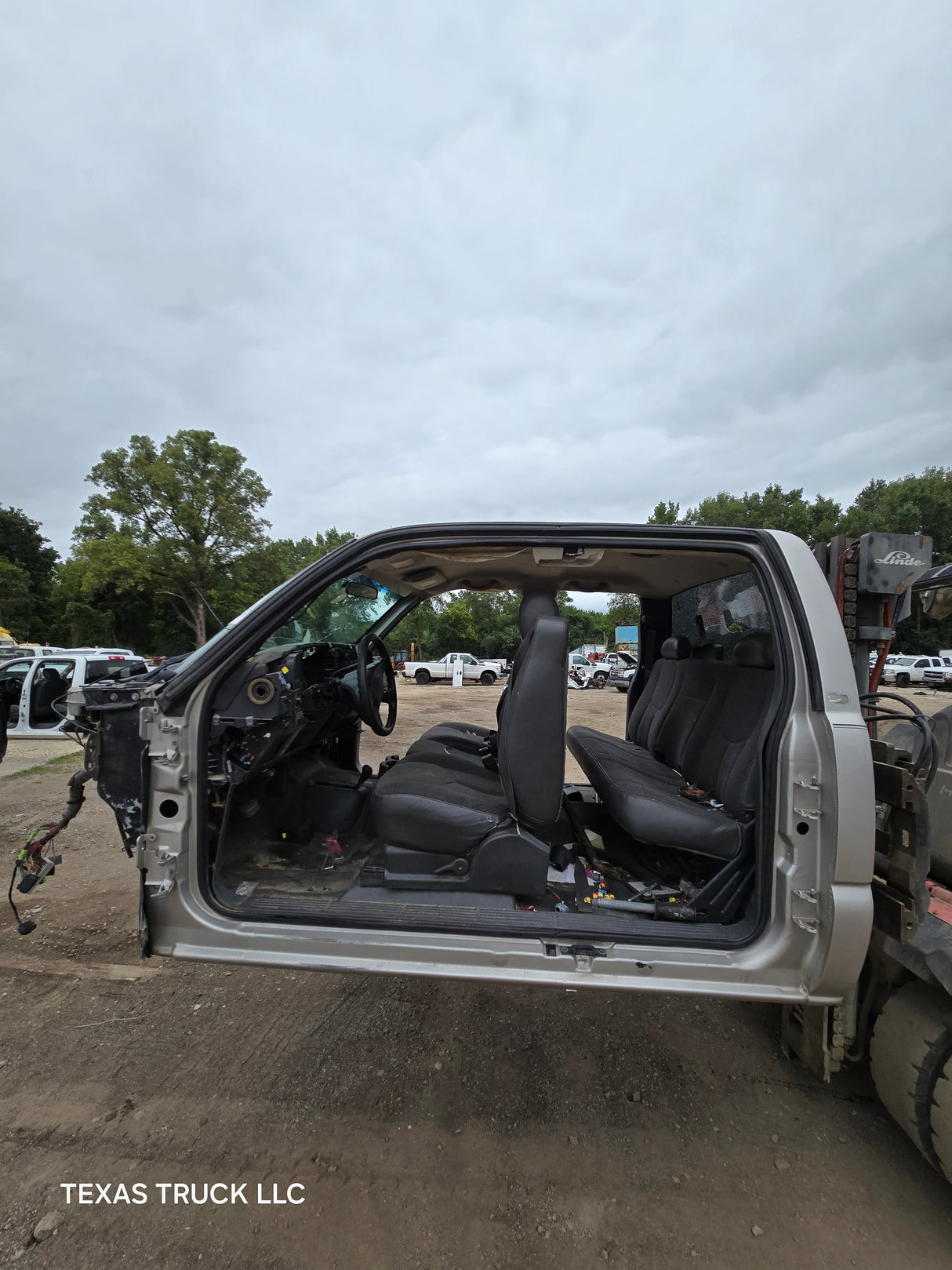 1999-2007 Chevrolet Silverado / GMC Sierra 1500 2500 HD 3500HD Extended Cab Body - Pewter/Tan