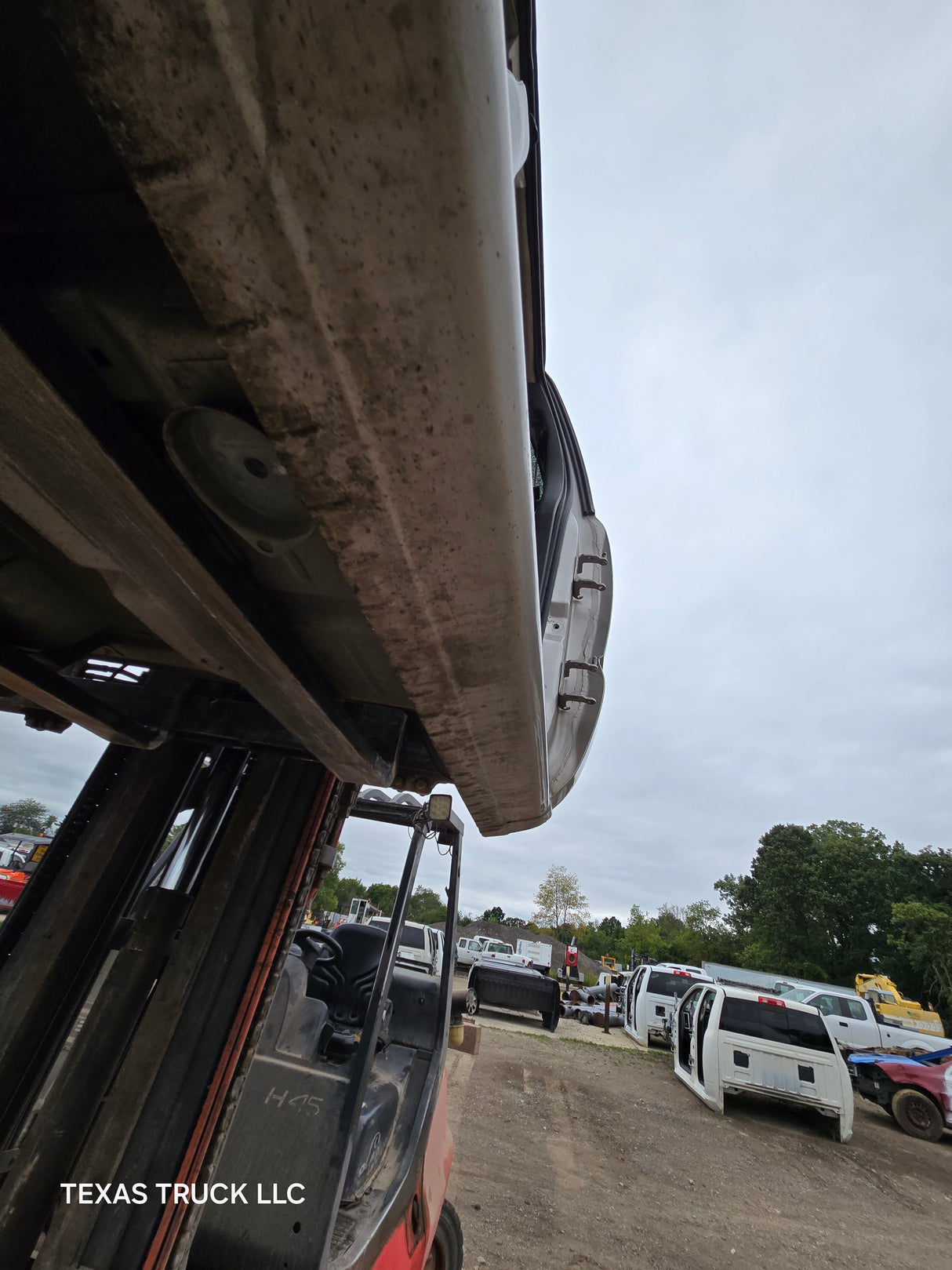 1999-2007 Chevrolet Silverado / GMC Sierra 1500 2500 HD 3500HD Extended Cab Body - Pewter/Tan