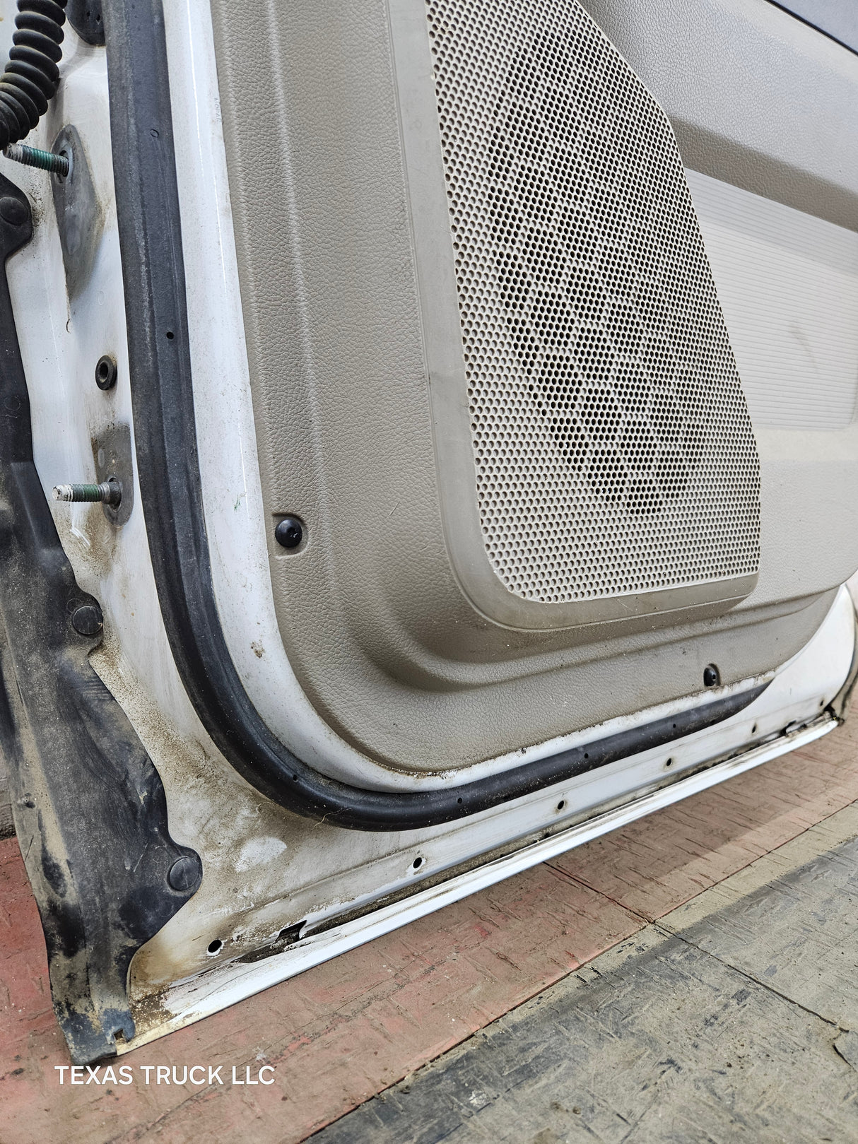 2009-2018 Dodge Ram 4th Gen Passenger Side Rear Quad Cab Door 1500 2500 3500 4500 5500 - Bright White Clear Coat & Pebble Beige/Bark Brown