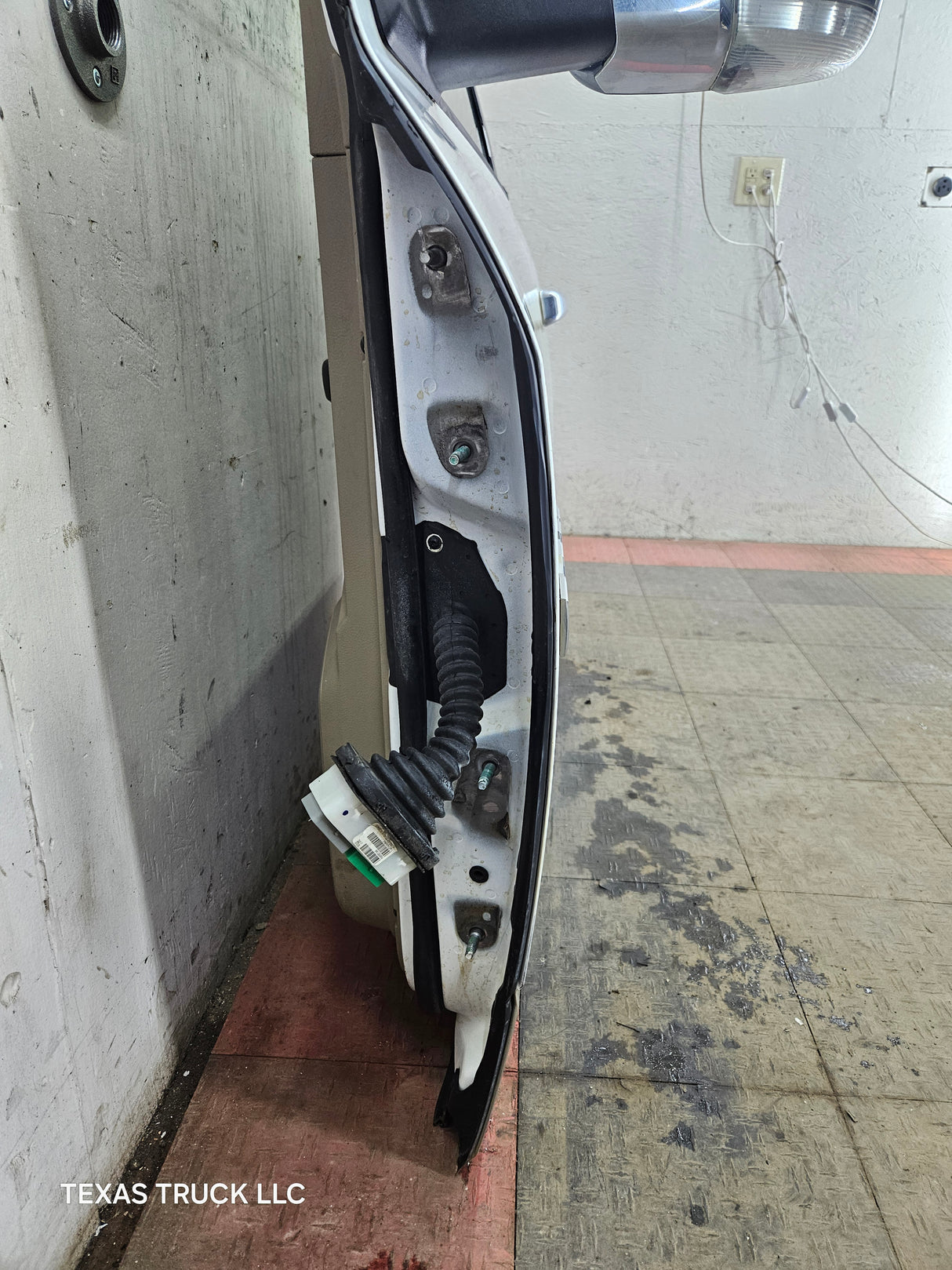 2009-2018 Dodge Ram 4th Gen LH Driver Side Front Quad Cab Door 1500 2500 3500 4500 5500 - Bright White Clear Coat & Pebble Beige/Bark Brown