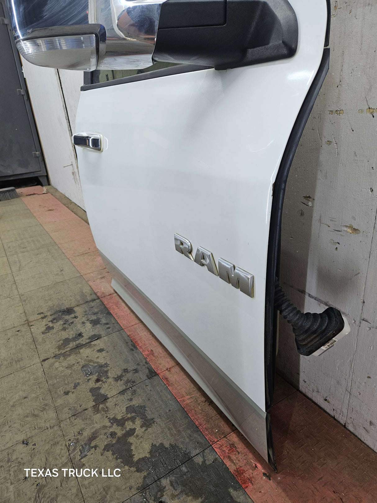 2009-2018 Dodge Ram 4th Gen Passenger Side RH Front Quad Crew Cab Door 1500 2500 3500 4500 5500 - Bright White Clear Coat & Pebble Beige/Bark Brown