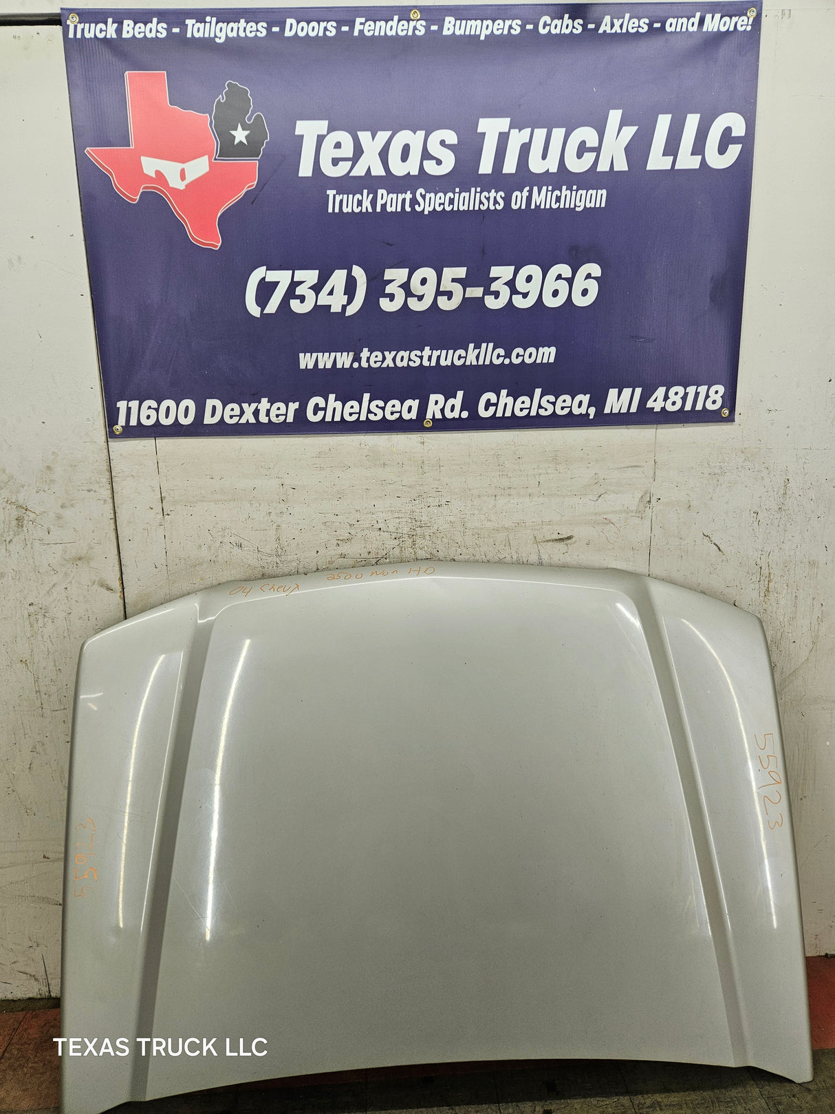 2003-2006 Chevrolet Silverado 1500 2500 'Cateye' Hood