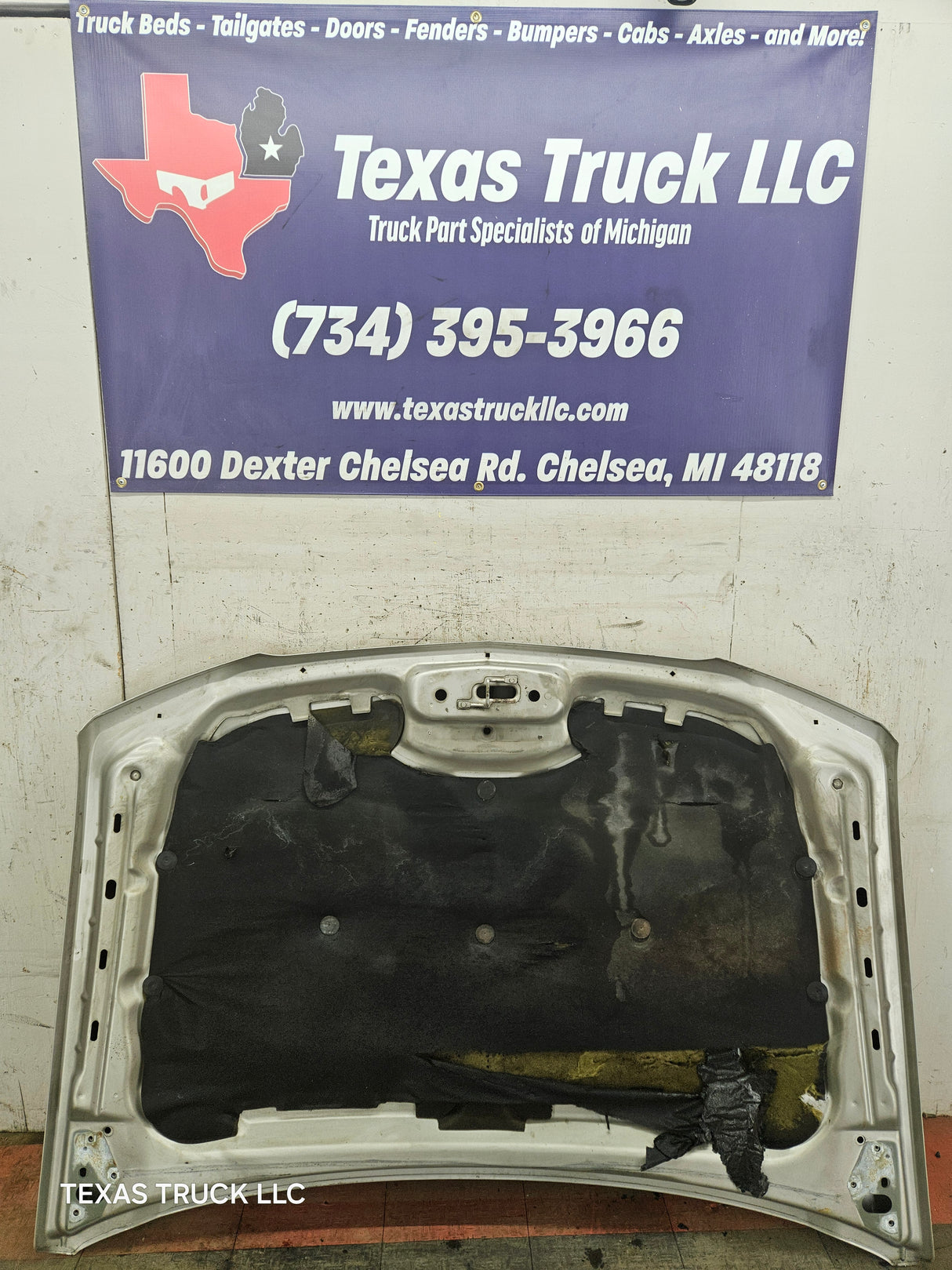 2003-2006 Chevrolet Silverado 1500 2500 'Cateye' Hood