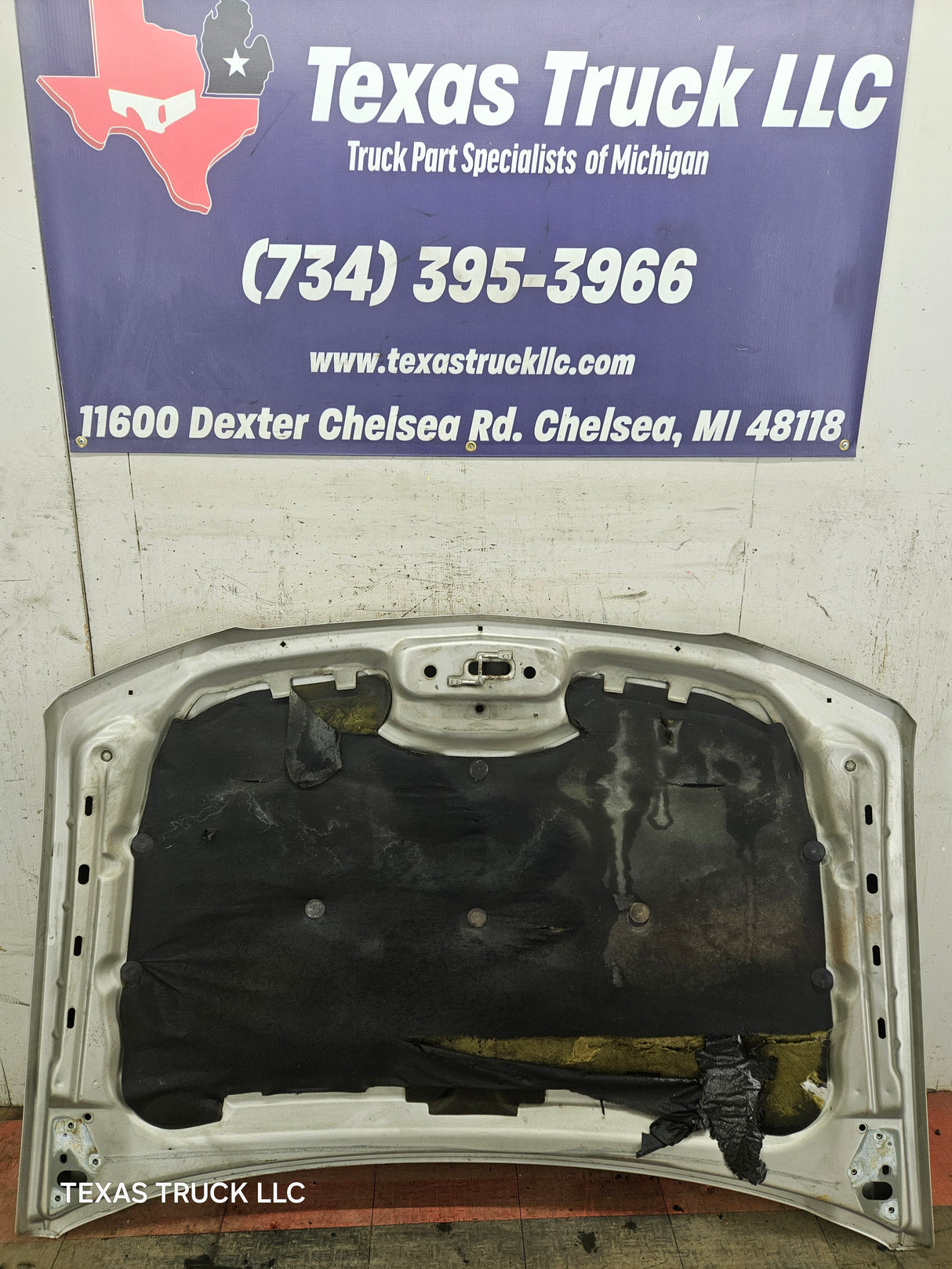 2003-2006 Chevrolet Silverado 1500 2500 'Cateye' Hood